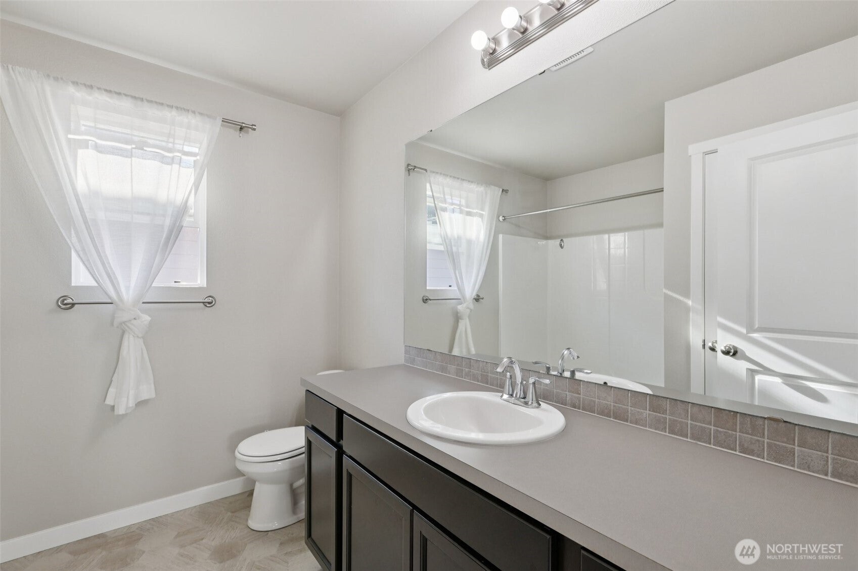Marysville, Washington, 98271, United States, 3 Bedrooms Bedrooms, ,3 BathroomsBathrooms,Residential,For Sale,1894343