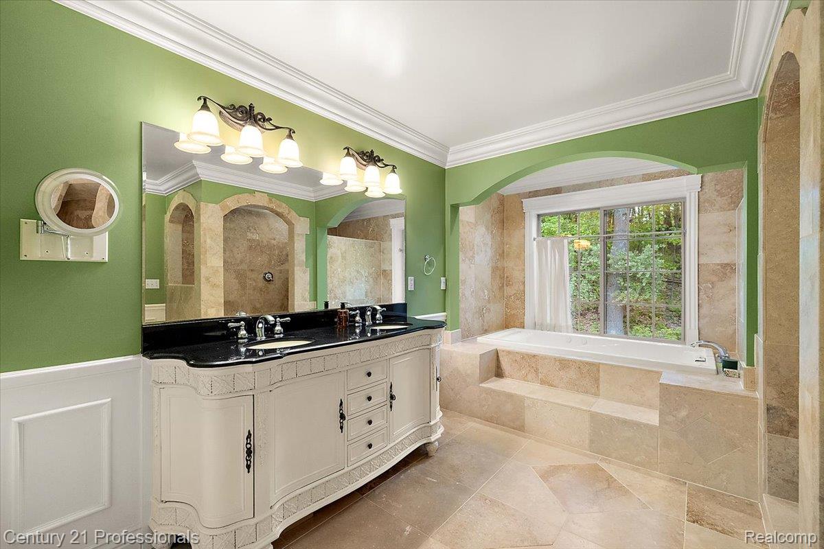 Clarkston, Michigan, 48346, United States, 4 Bedrooms Bedrooms, ,7 BathroomsBathrooms,Residential,For Sale,2048841