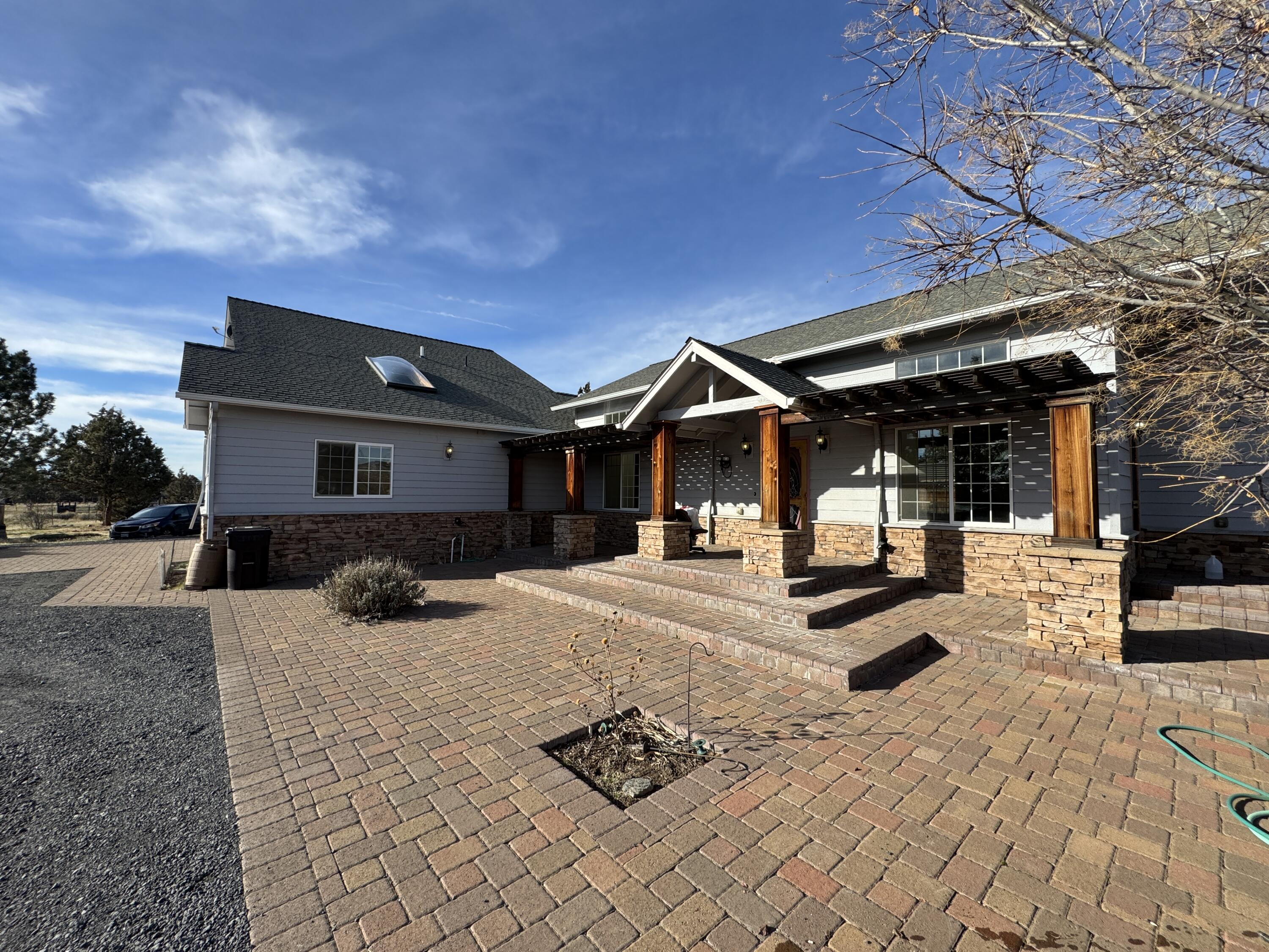 Terrebonne, Oregon, 97760, United States, 3 Bedrooms Bedrooms, ,2 BathroomsBathrooms,Residential,For Sale,2009315