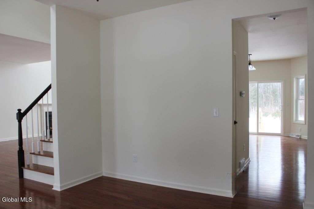 Mechanicville, New York, 12118, United States, 4 Bedrooms Bedrooms, ,3 BathroomsBathrooms,Residential,For Sale,1989044