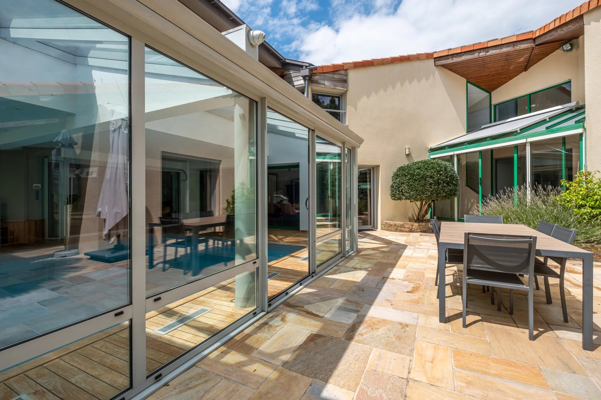 Bressuire, New Aquitaine, 79300, FR, 5 Bedrooms Bedrooms, ,6 BathroomsBathrooms,Residential,For Sale,1907709
