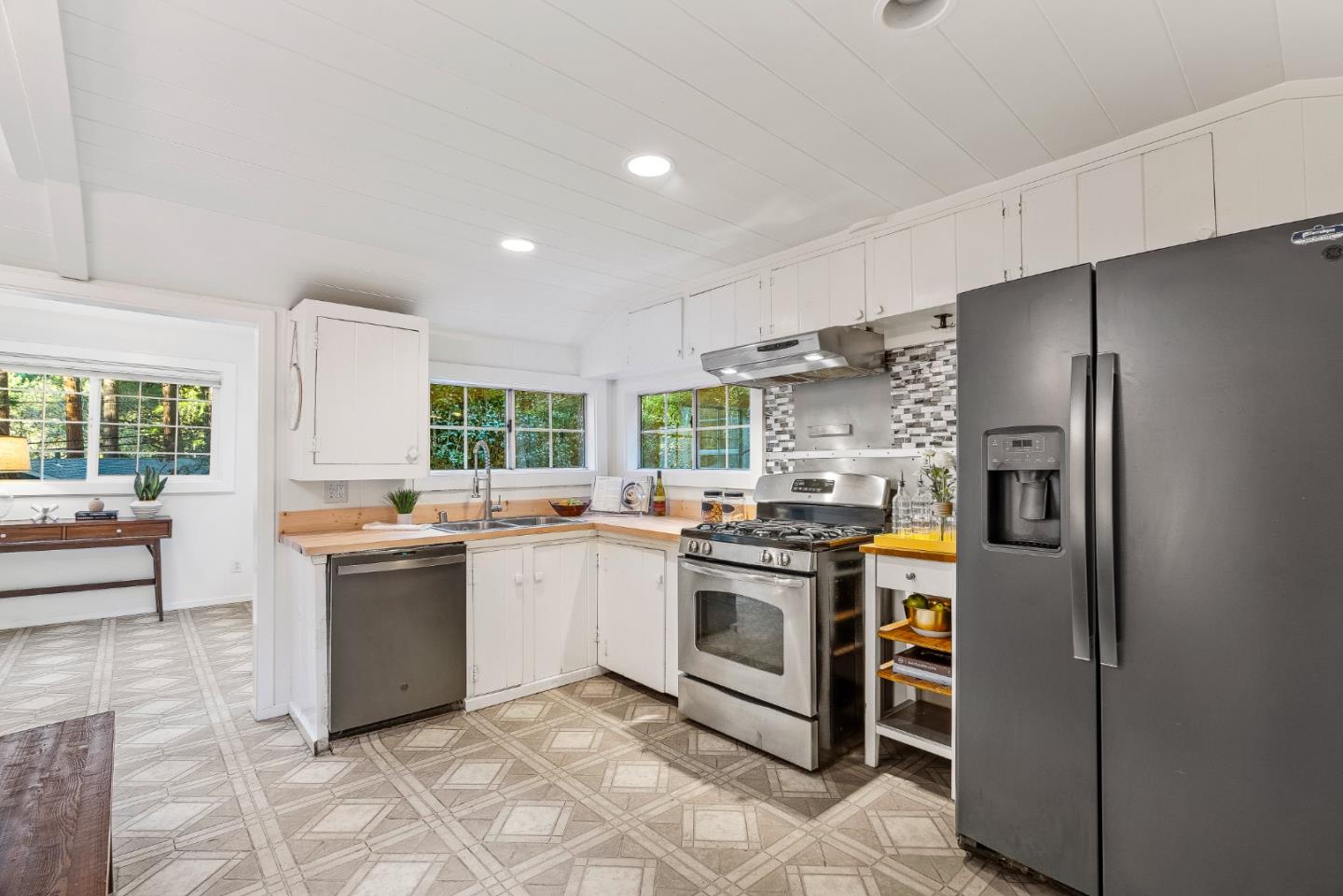 Scotts Valley, California, 95066, United States, 1 Bedroom Bedrooms, ,1 BathroomBathrooms,Residential,For Sale,2002288