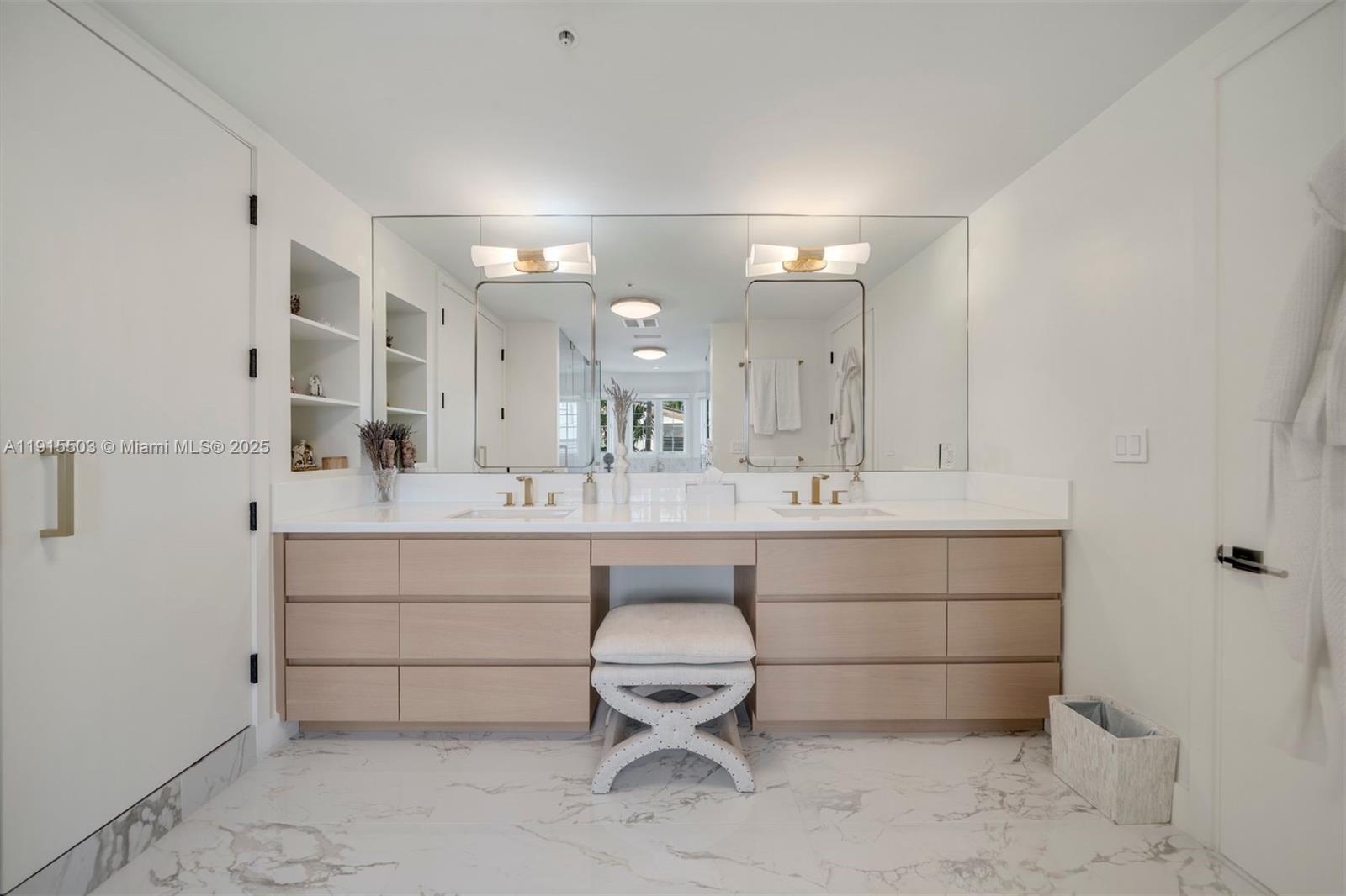 Miami Beach, Florida, 33139, United States, 3 Bedrooms Bedrooms, ,3 BathroomsBathrooms,Residential,For Sale,1996071