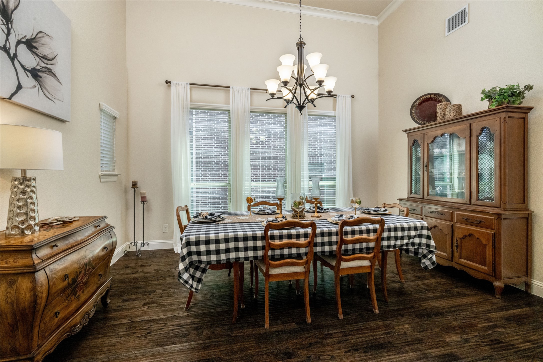 Roanoke, Texas, 76262, United States, 4 Bedrooms Bedrooms, ,5 BathroomsBathrooms,Residential,For Sale,1827754