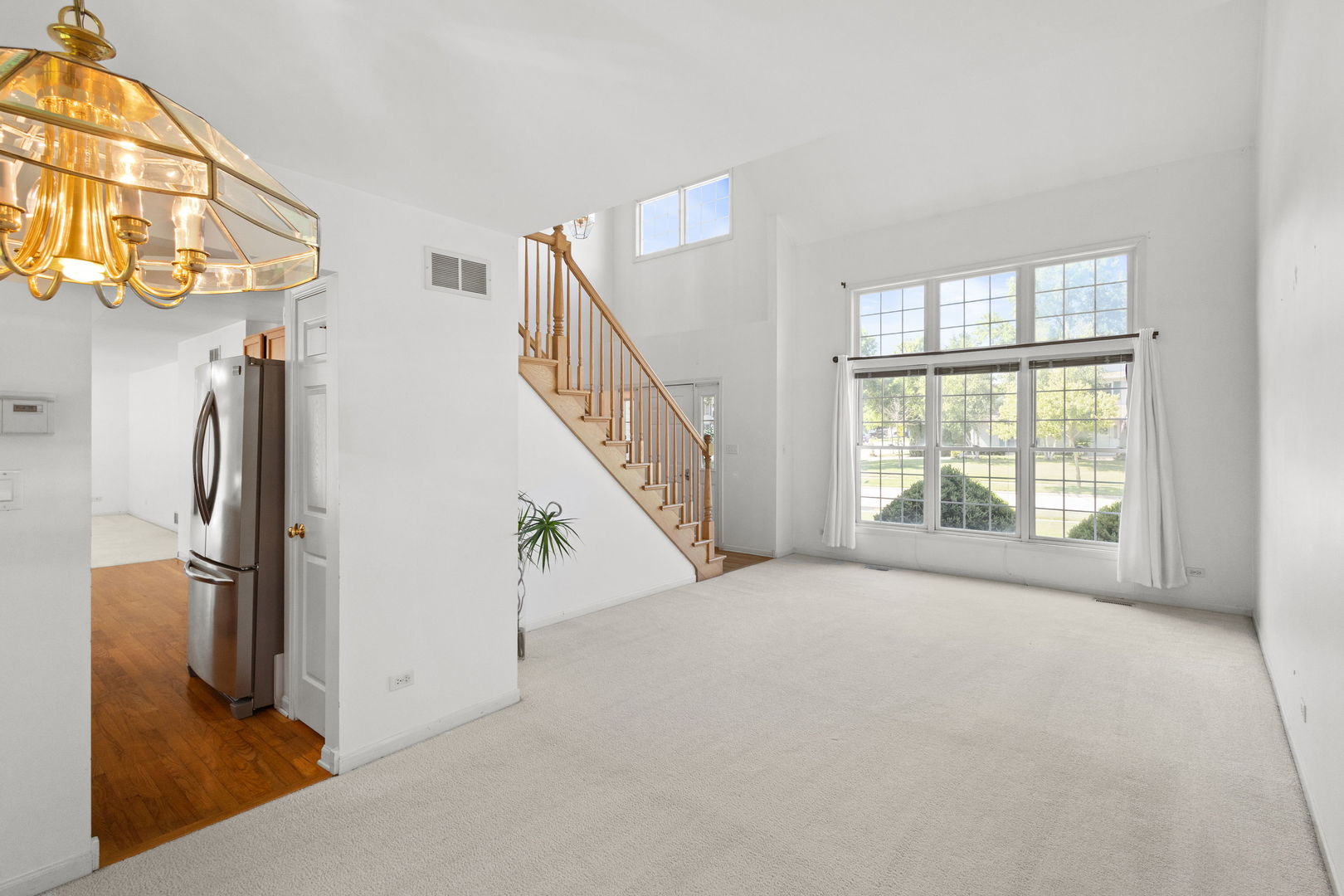 West Chicago, Illinois, 60185, United States, 4 Bedrooms Bedrooms, ,3 BathroomsBathrooms,Residential,For Sale,1968973