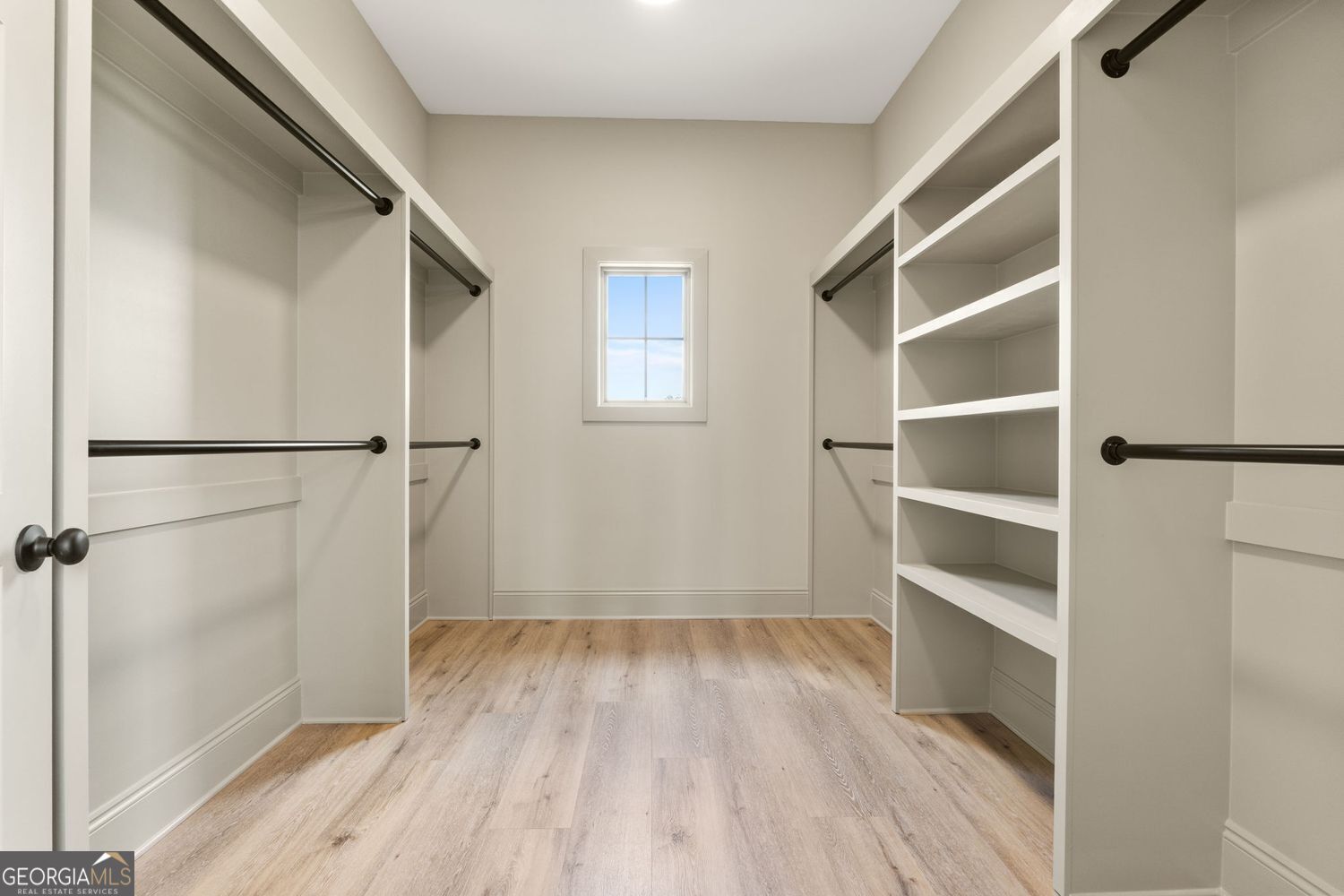 Barnesville, Georgia, 30204, United States, 4 Bedrooms Bedrooms, ,4 BathroomsBathrooms,Residential,For Sale,1859090