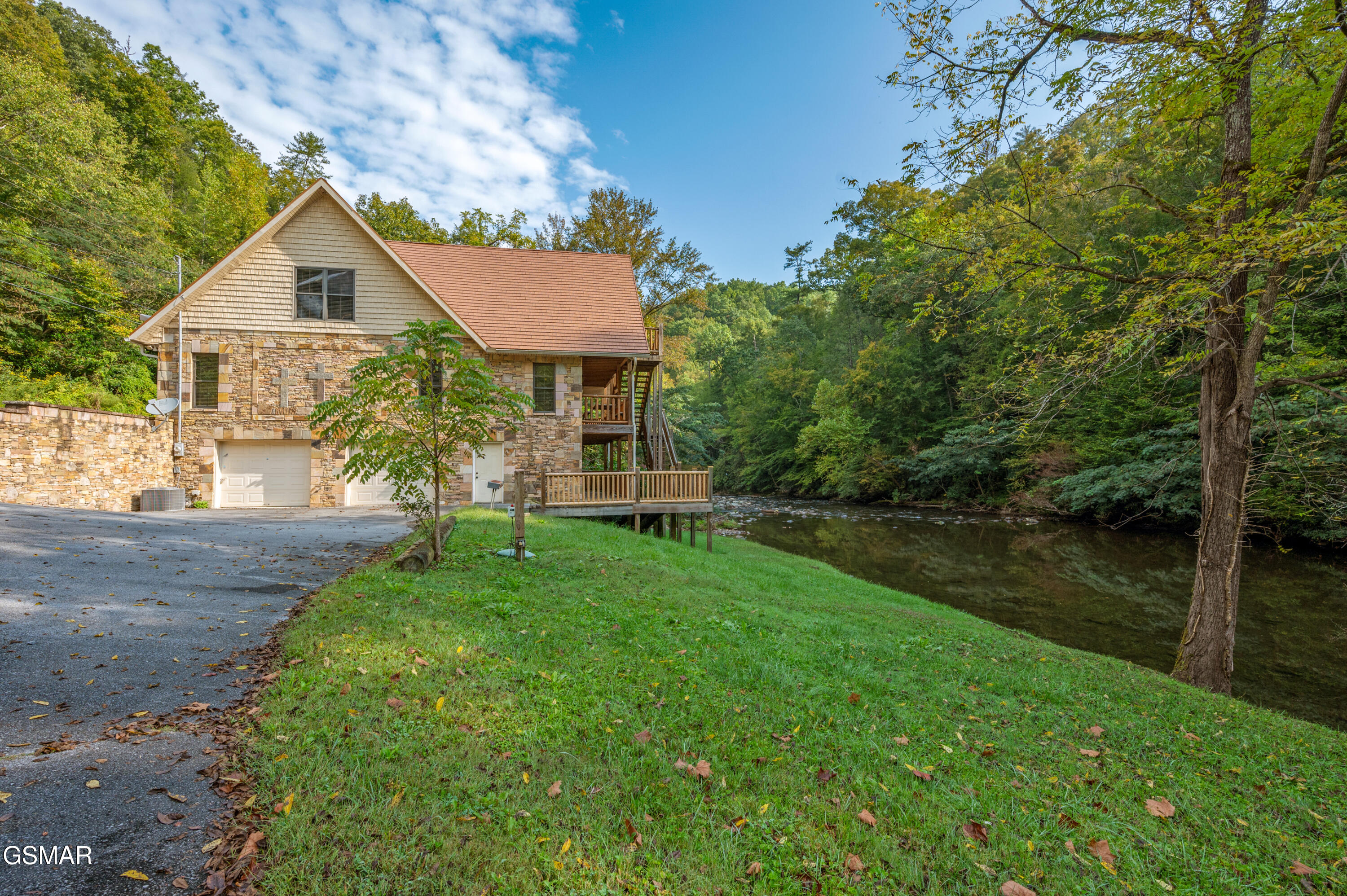 Sevierville, Tennessee, 37876, United States, 3 Bedrooms Bedrooms, ,5 BathroomsBathrooms,Residential,For Sale,1978747