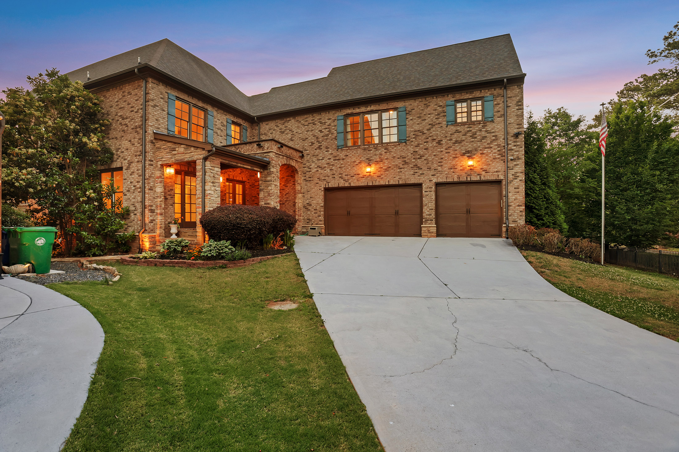  Sophisticated Brick Residence in Coveted Brookhaven Location - 物件實景