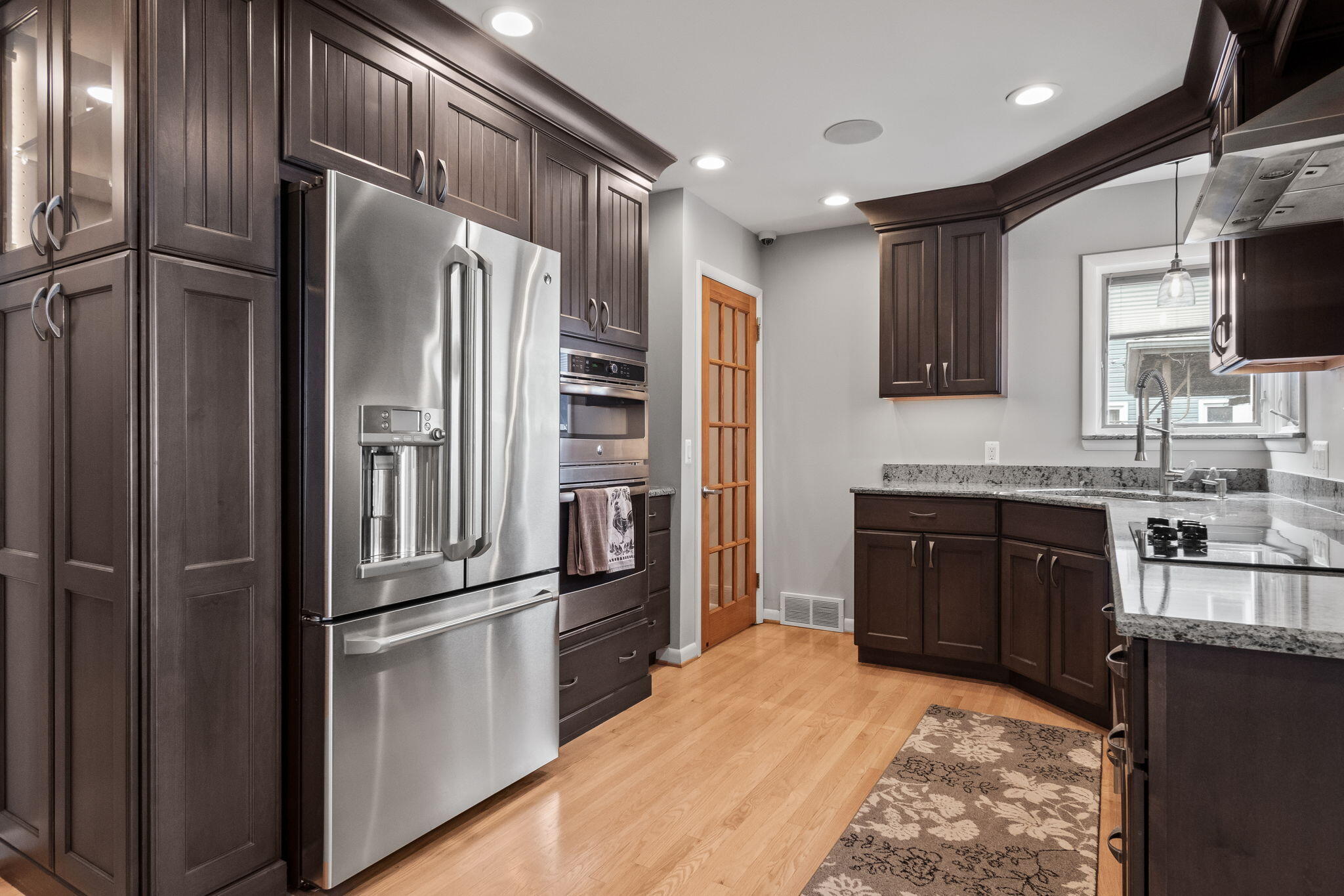 Detroit, Michigan, 48215, United States, 3 Bedrooms Bedrooms, ,4 BathroomsBathrooms,Residential,For Sale,1924310