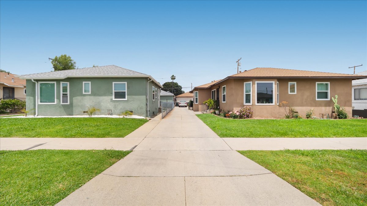 Montebello, California, 90640, United States, 2 Bedrooms Bedrooms, ,2 BathroomsBathrooms,Residential,For Sale,1930342