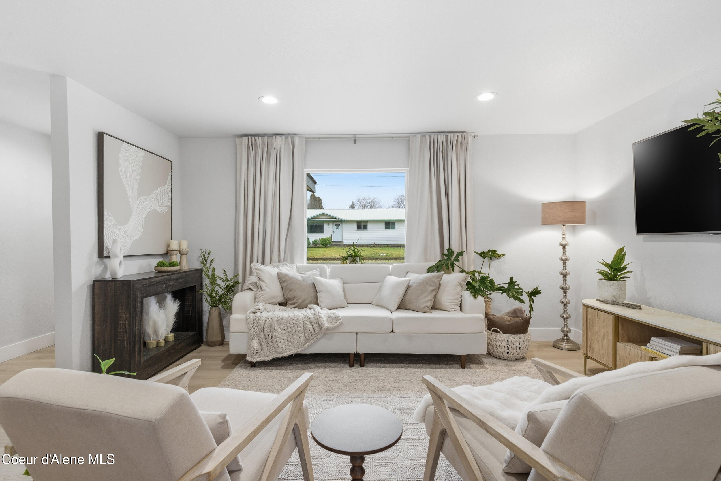 Coeur d'Alene, Idaho, 83814, United States, 2 Bedrooms Bedrooms, ,1 BathroomBathrooms,Residential,For Sale,2010997