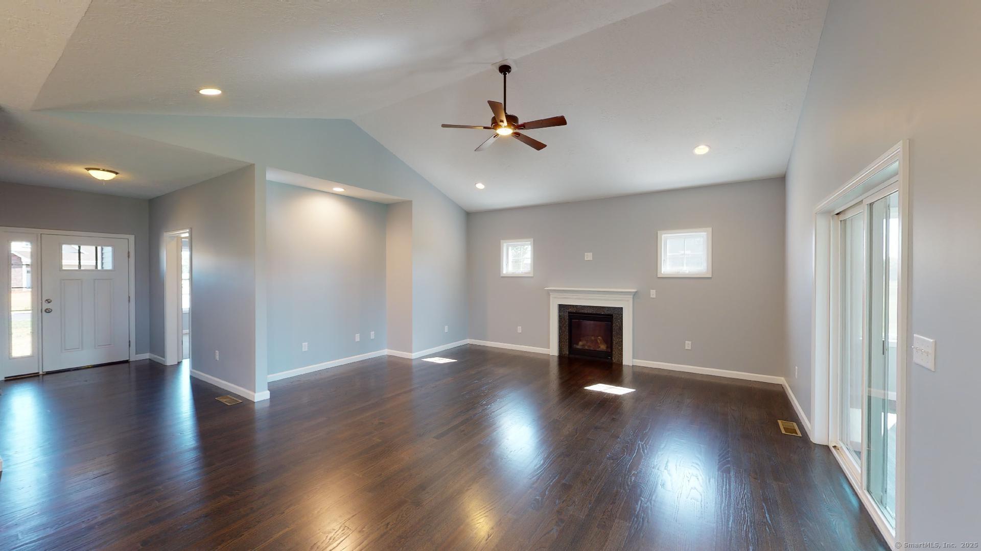 Windsor, Connecticut, 06095, United States, 3 Bedrooms Bedrooms, ,2 BathroomsBathrooms,Residential,For Sale,1939906