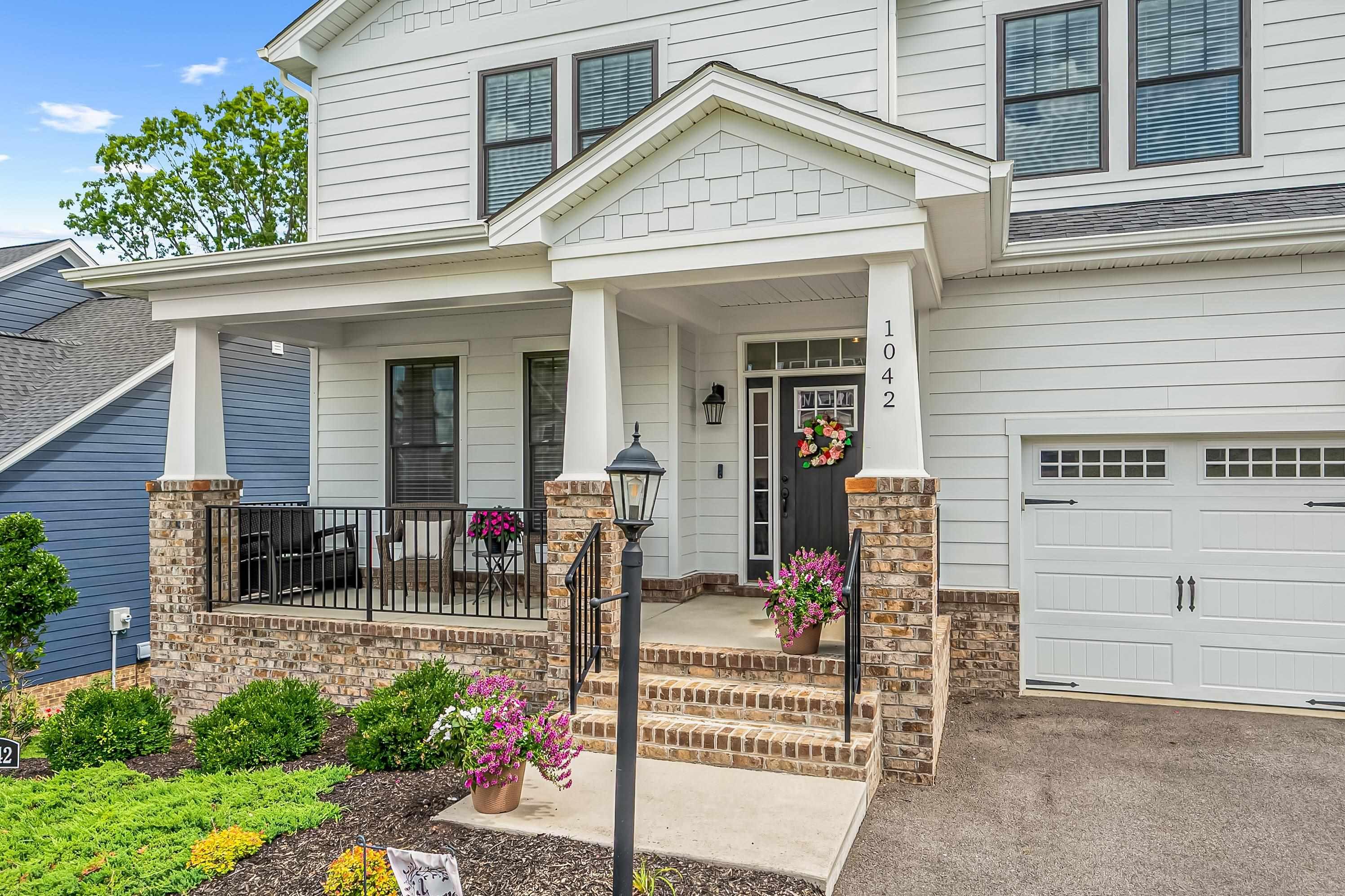 Christiansburg, Virginia, 24073, United States, 4 Bedrooms Bedrooms, ,5 BathroomsBathrooms,Residential,For Sale,1903895