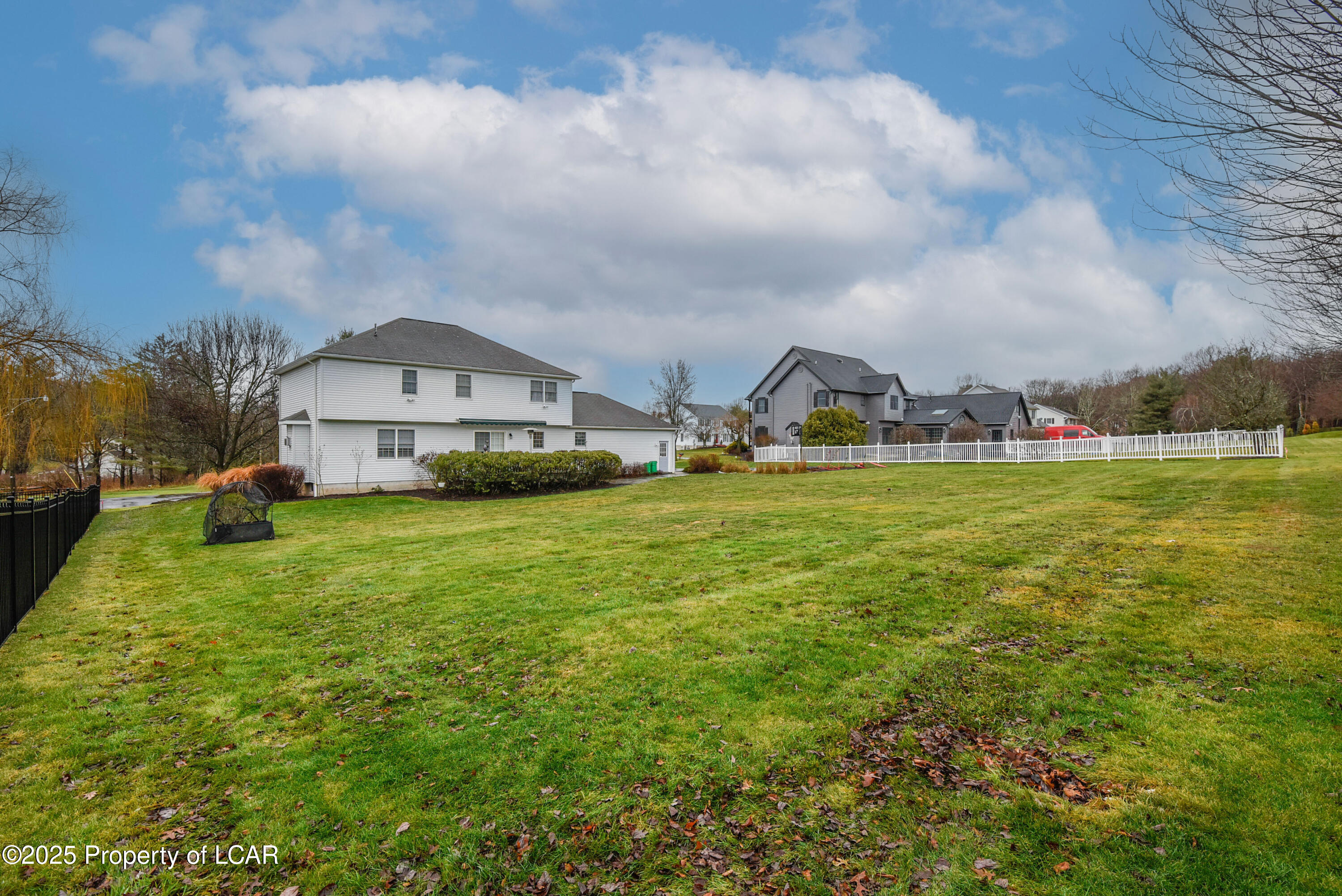 Dallas, Pennsylvania, 18612, United States, 4 Bedrooms Bedrooms, ,3 BathroomsBathrooms,Residential,For Sale,2005553