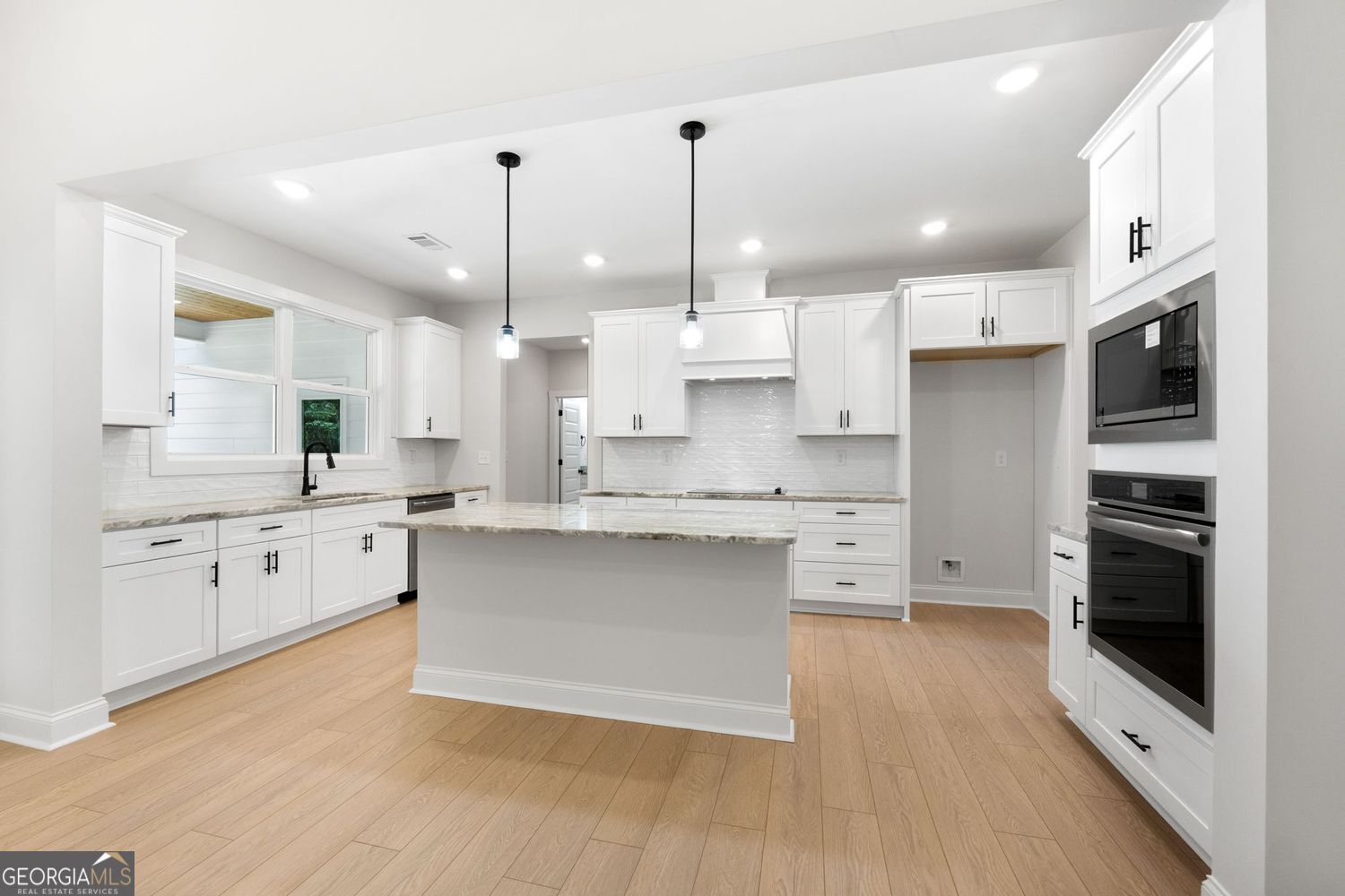 Forsyth, Georgia, 31029, United States, 4 Bedrooms Bedrooms, ,3 BathroomsBathrooms,Residential,For Sale,1922681