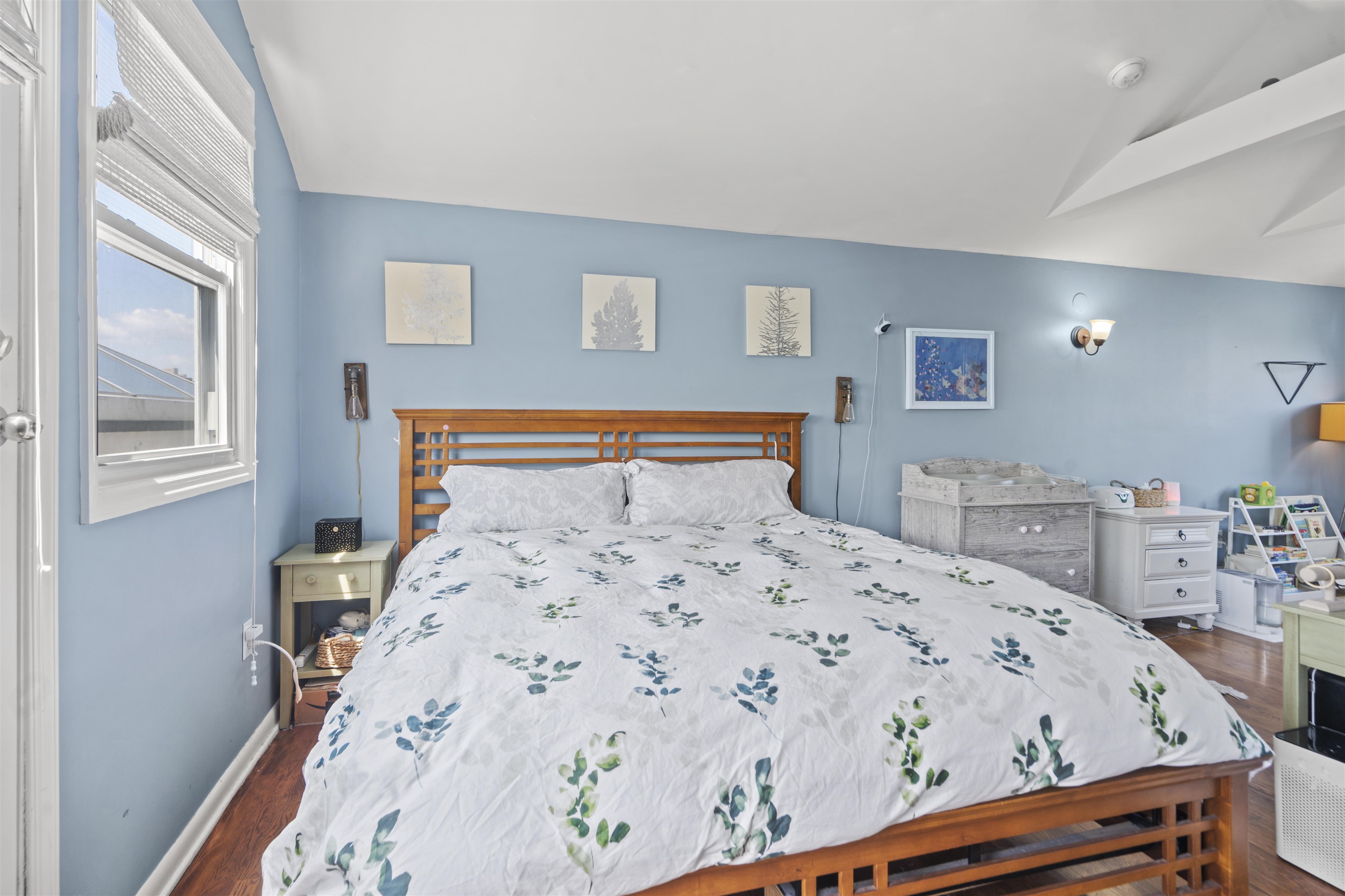 Jersey City, New Jersey, 07302, United States, 2 Bedrooms Bedrooms, ,2 BathroomsBathrooms,Residential,For Sale,1927516