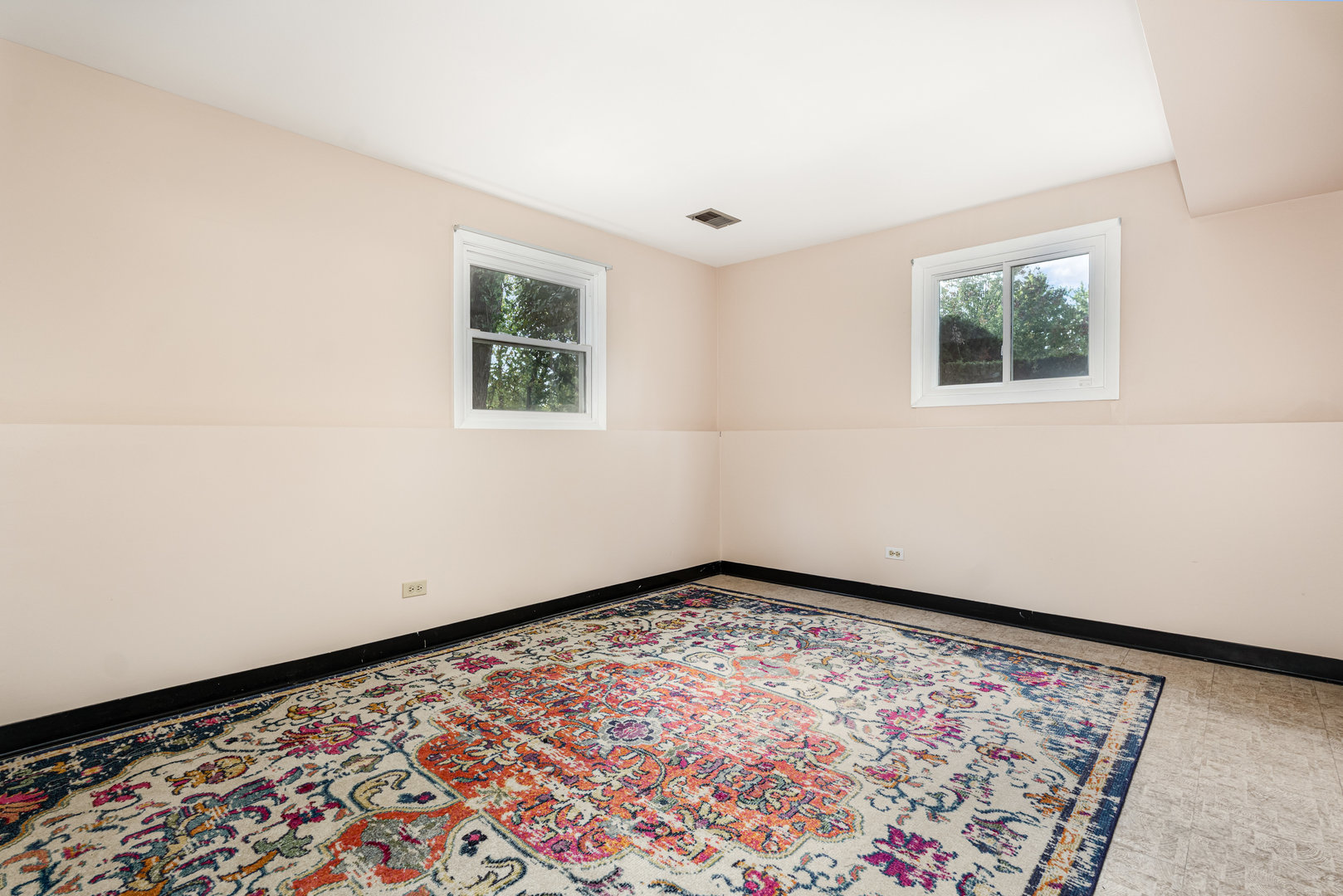 Hoffman Estates, Illinois, 60192, United States, 4 Bedrooms Bedrooms, ,3 BathroomsBathrooms,Residential,For Sale,1961387