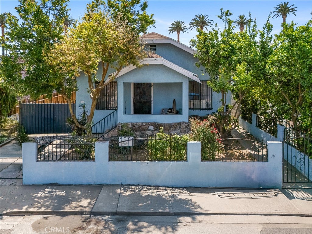Los Angeles, California, 90016, United States, 4 Bedrooms Bedrooms, ,2 BathroomsBathrooms,Residential,For Sale,1903640