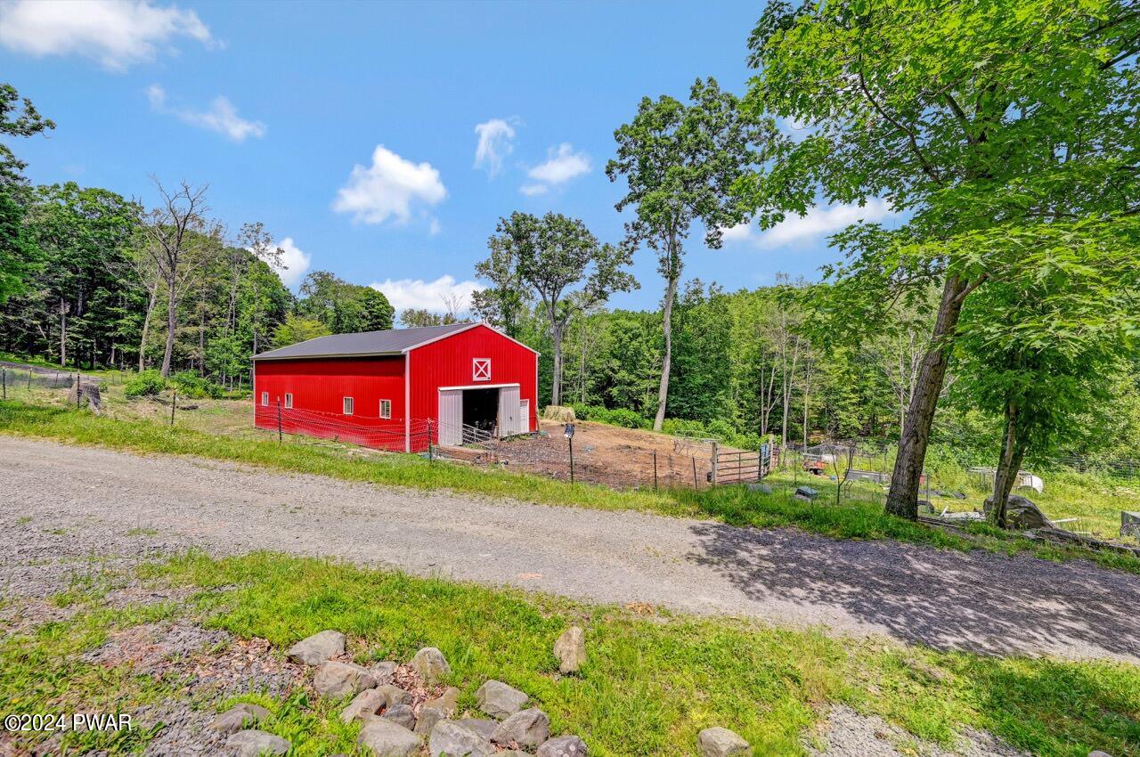 Hawley, Pennsylvania, 18428, United States, 5 Bedrooms Bedrooms, ,4 BathroomsBathrooms,Residential,For Sale,1979290