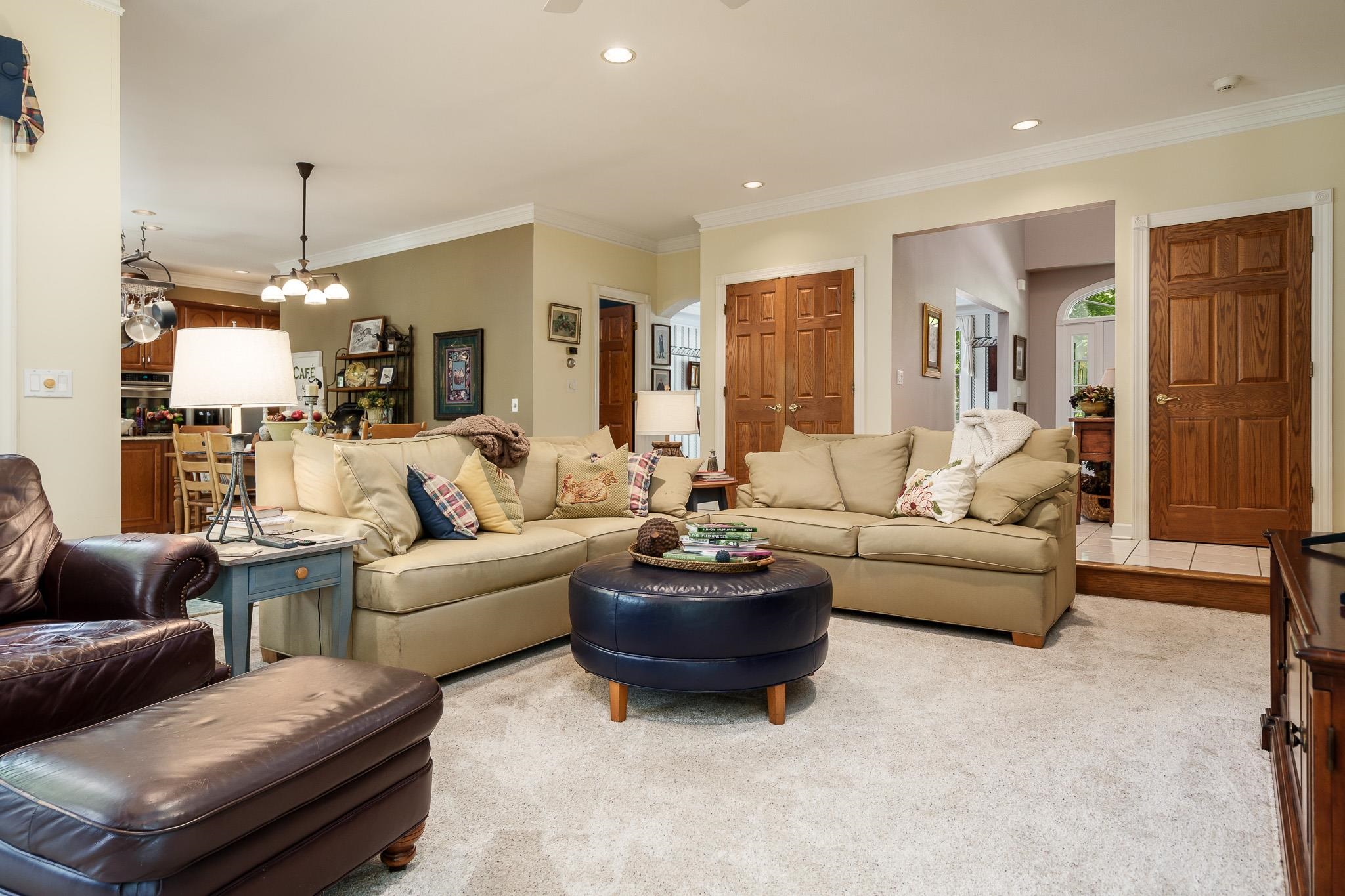 Rockford, Illinois, 61107, United States, 4 Bedrooms Bedrooms, ,5 BathroomsBathrooms,Residential,For Sale,1928082