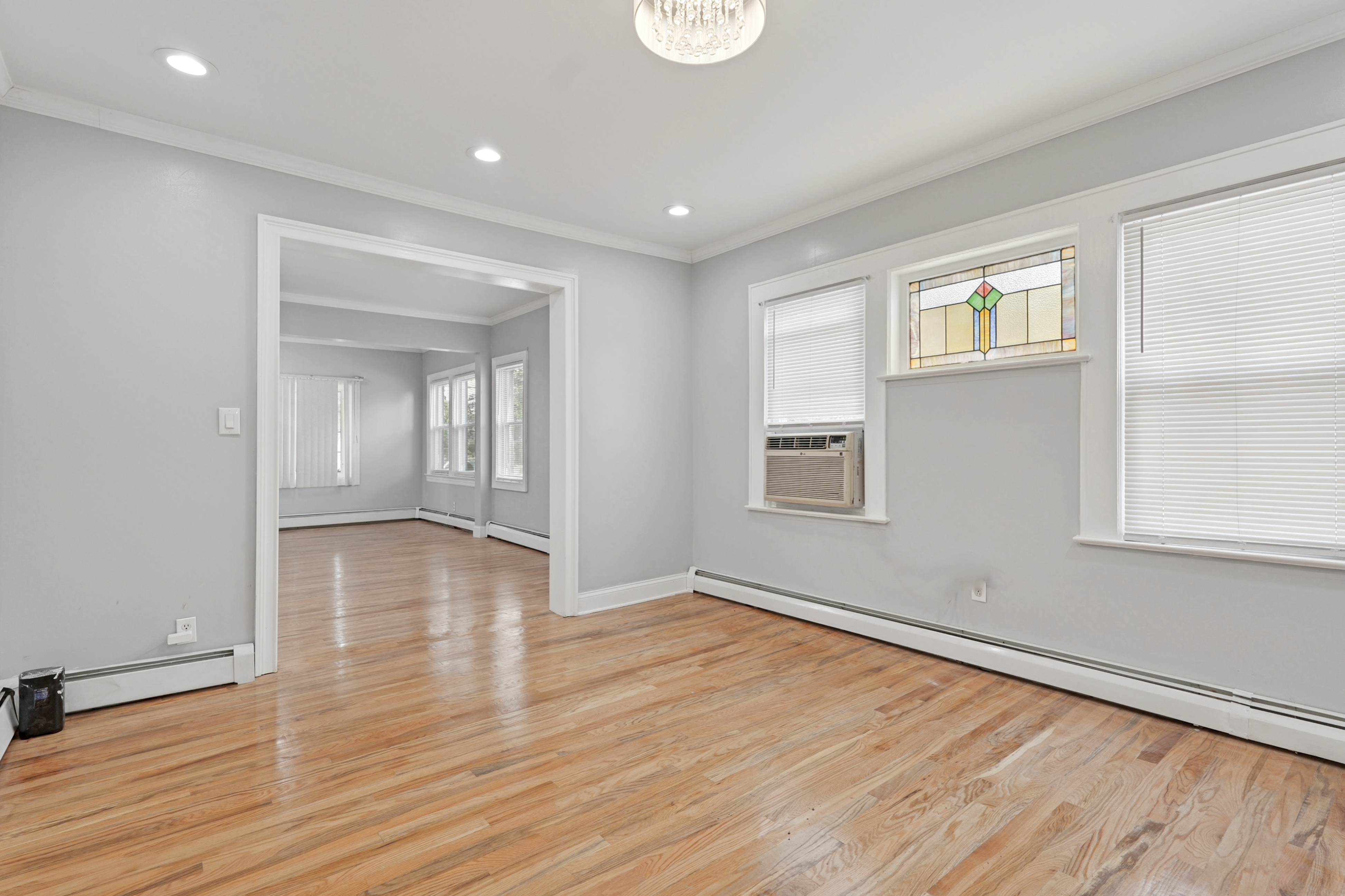 Maplewood, New Jersey, 07040, United States, 4 Bedrooms Bedrooms, ,5 BathroomsBathrooms,Residential,For Sale,1976450