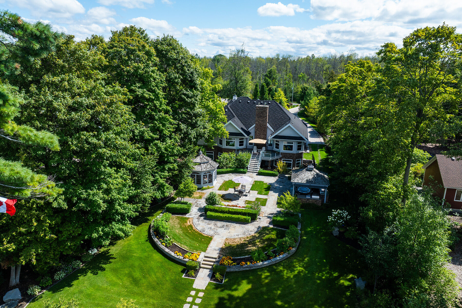  Custom Waterfront Estate - 物件實景