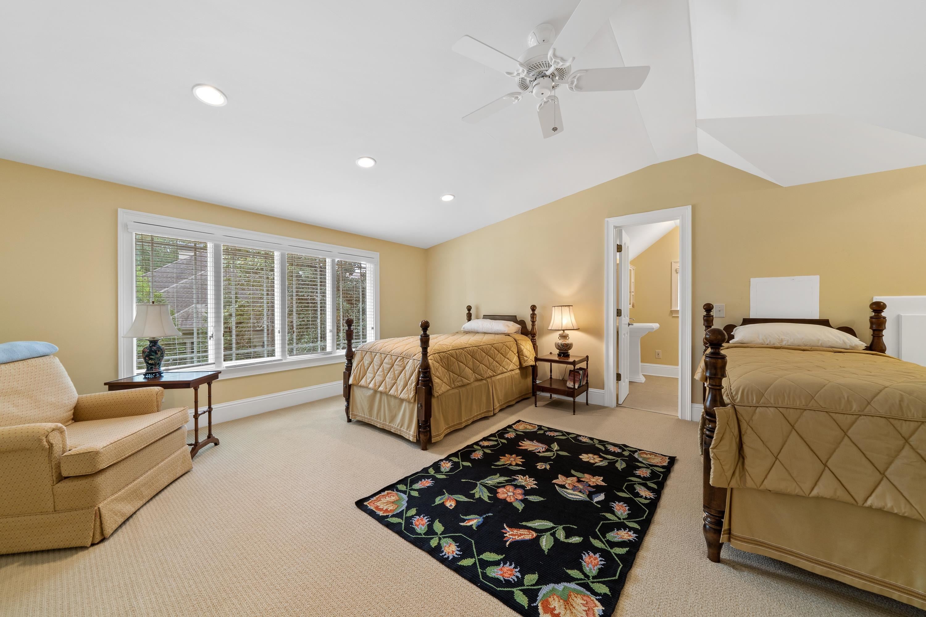 Greensboro, Georgia, 30642, United States, 7 Bedrooms Bedrooms, ,8 BathroomsBathrooms,Residential,For Sale,1984932