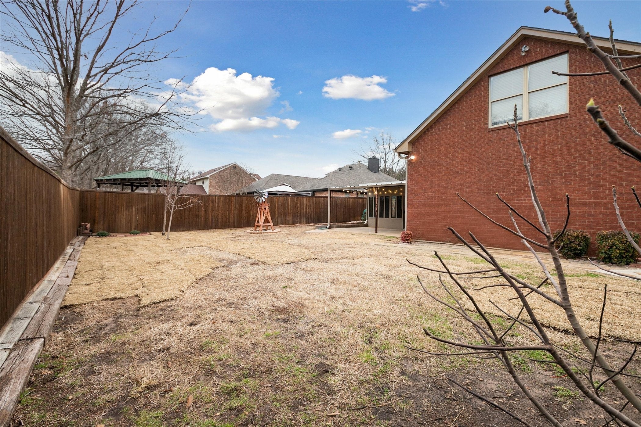 Denton, Texas, 76205, United States, 4 Bedrooms Bedrooms, ,4 BathroomsBathrooms,Residential,For Sale,1981171