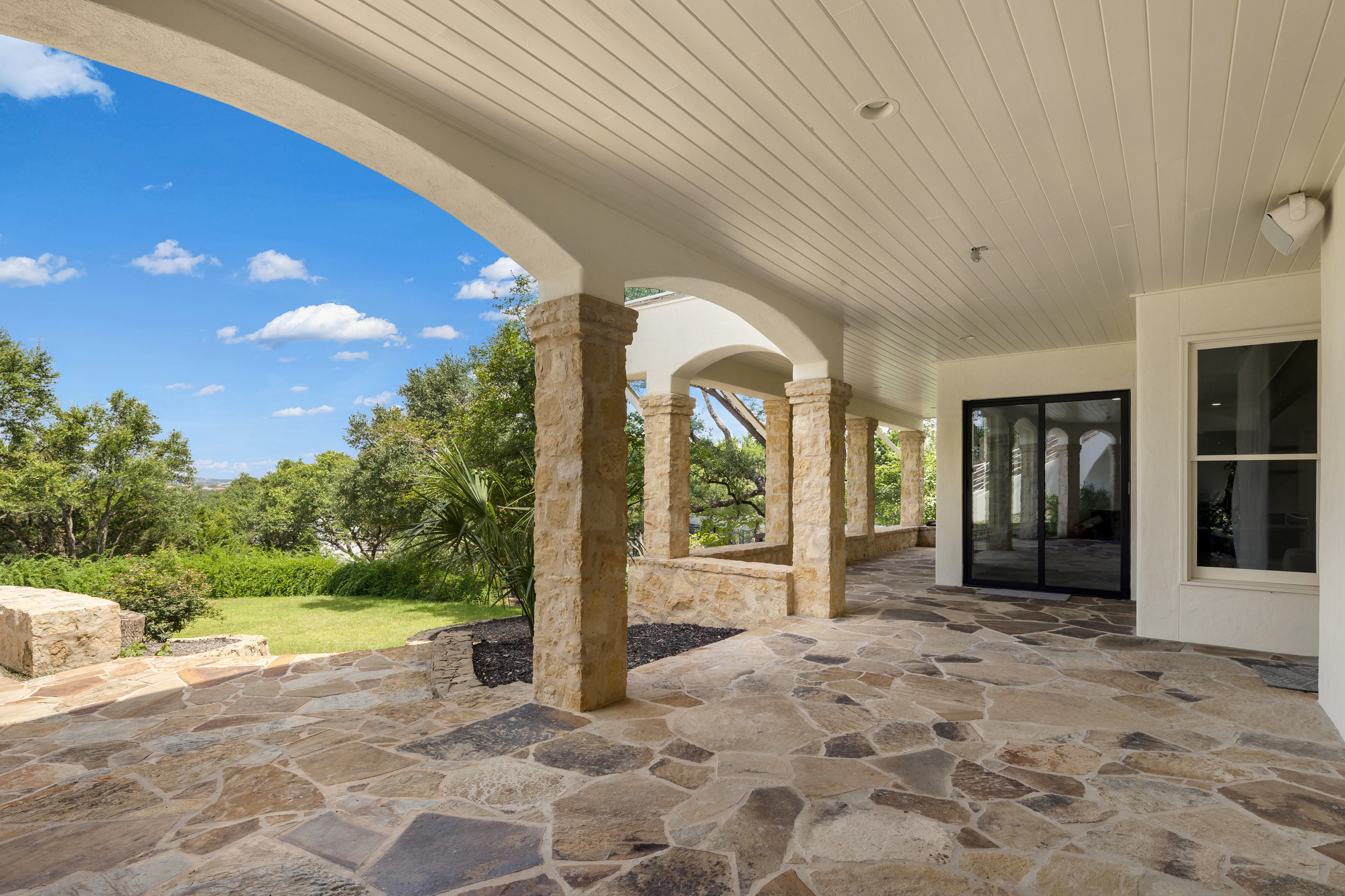  Luxury Living on Nearly an Acre in The Dominion - 物件實景