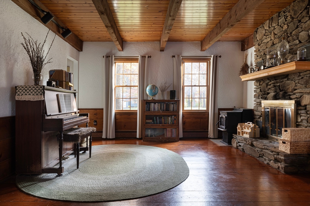 Pepperell, Massachusetts, 01463, United States, 3 Bedrooms Bedrooms, ,2 BathroomsBathrooms,Residential,For Sale,1987719