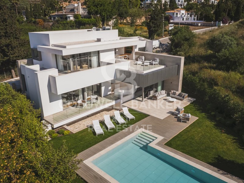 Estepona, Andalusia, ES, 5 Bedrooms Bedrooms, ,5 BathroomsBathrooms,Residential,For Sale,1828254