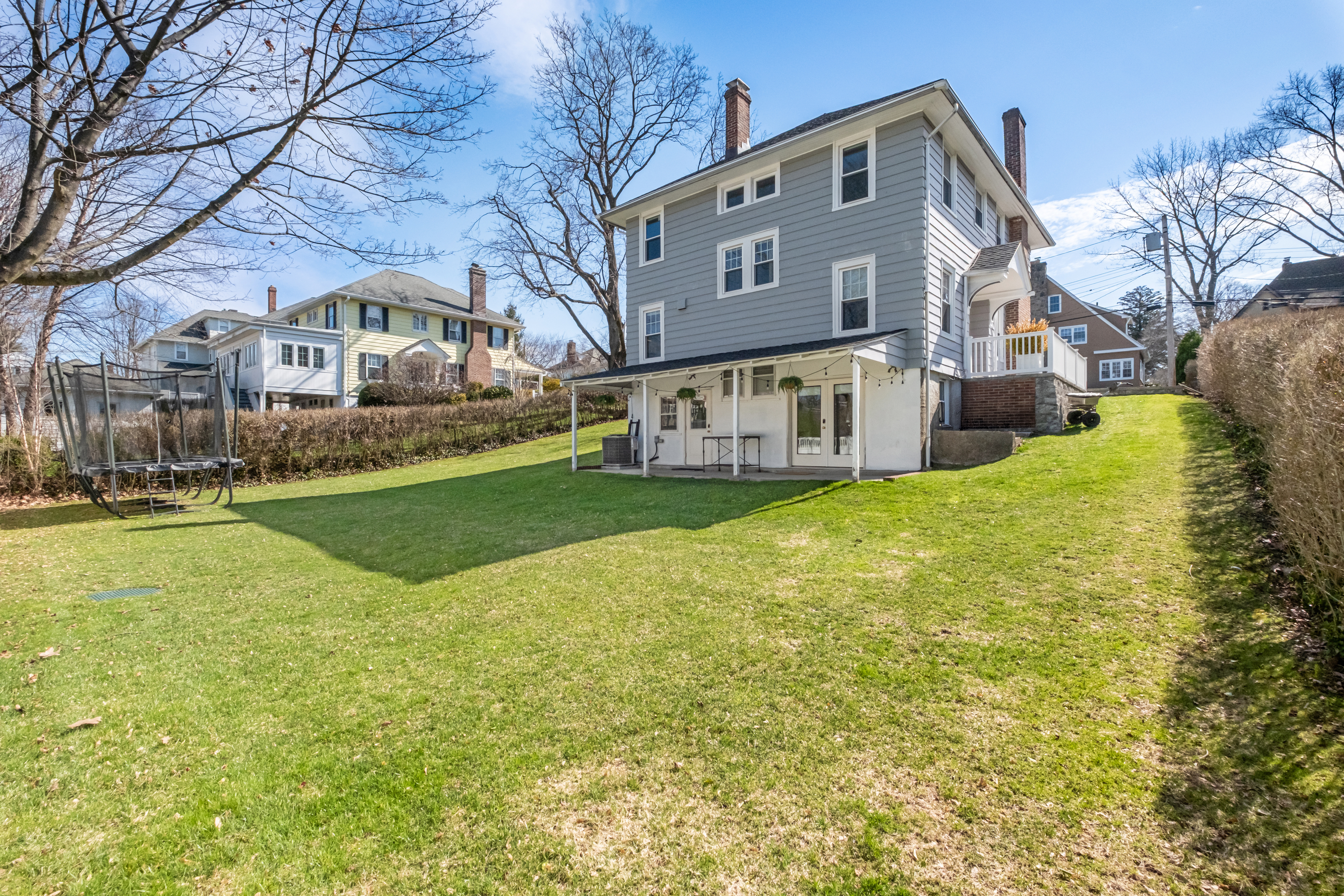  a gracious, fully-updated home where  every detail has been considered. - 物件實景