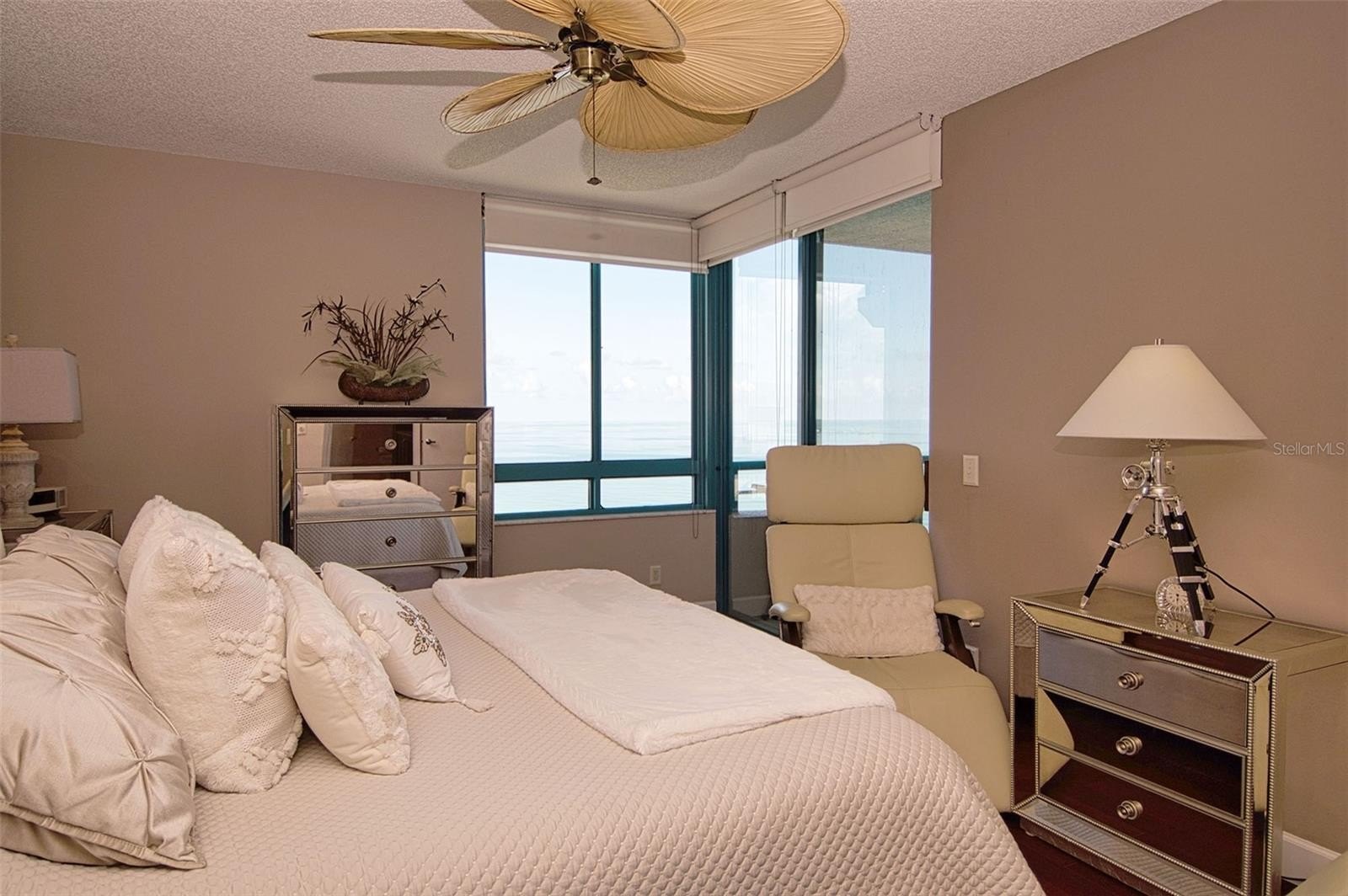 CLEARWATER BEACH, Florida, 33767, United States, 3 Bedrooms Bedrooms, ,3 BathroomsBathrooms,Residential,For Sale,1976506