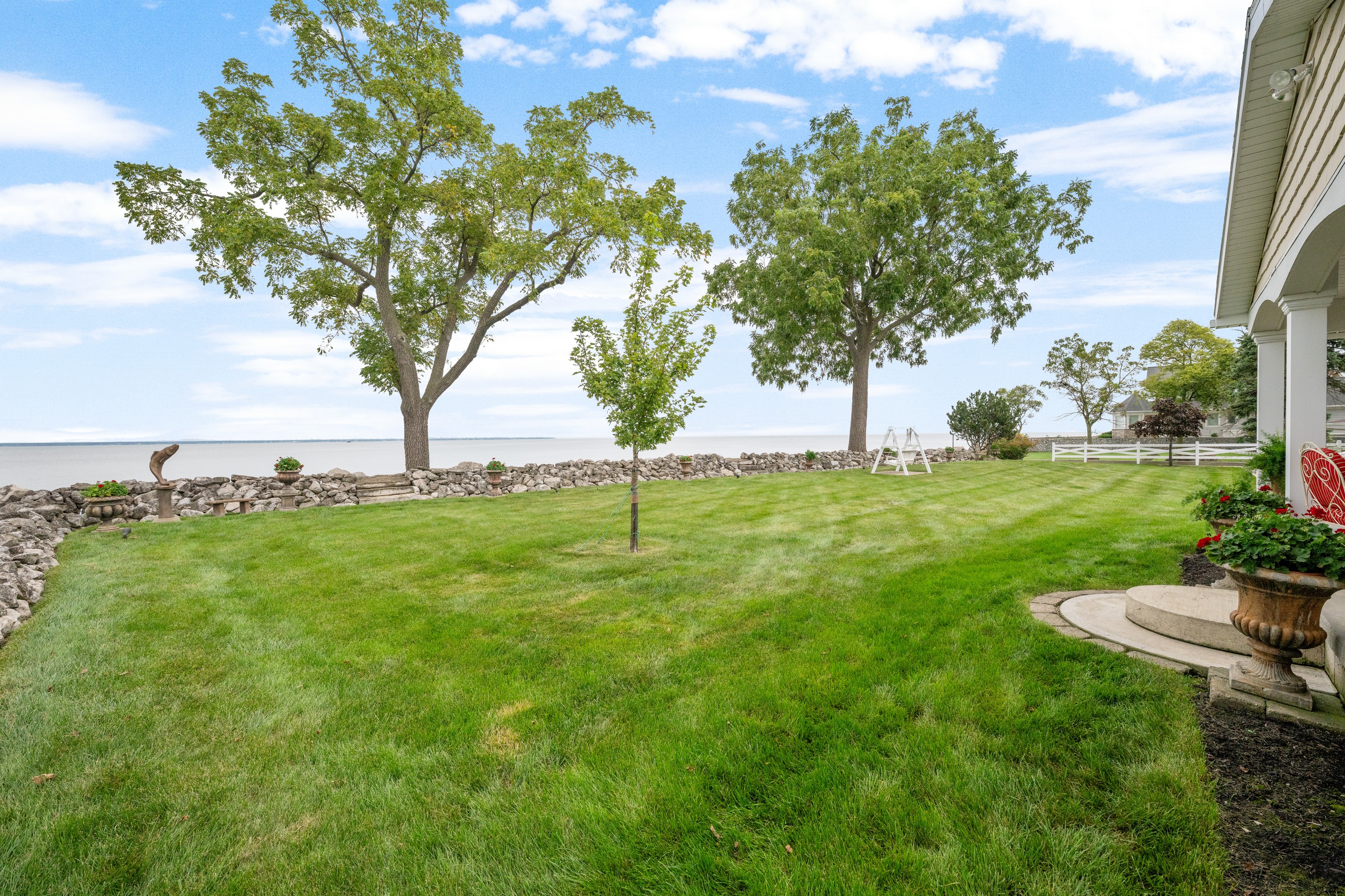  106 - 110 Lakeshore Drive - 物件實景