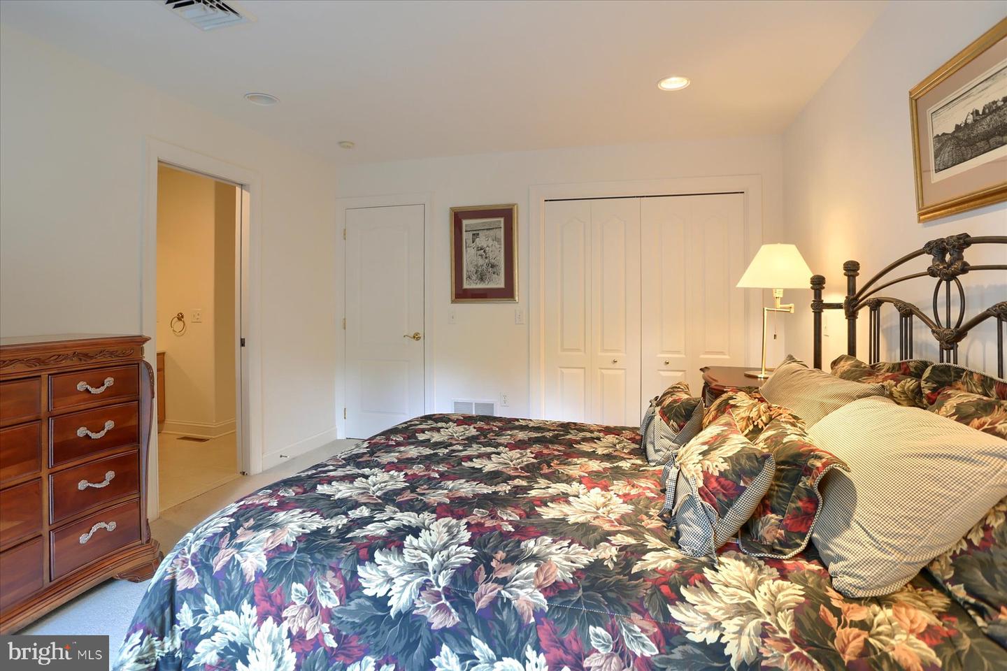 Lemoyne, Pennsylvania, 17043, United States, 5 Bedrooms Bedrooms, ,5 BathroomsBathrooms,Residential,For Sale,1942192