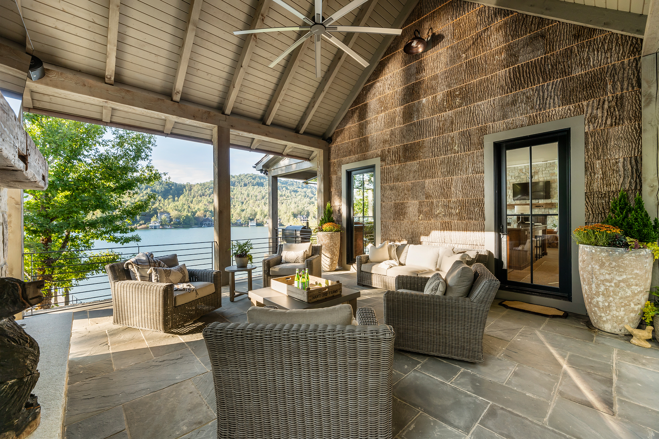  Breathtaking Lake Burton Views from an Exceptional Custom Lakehouse - 物件實景