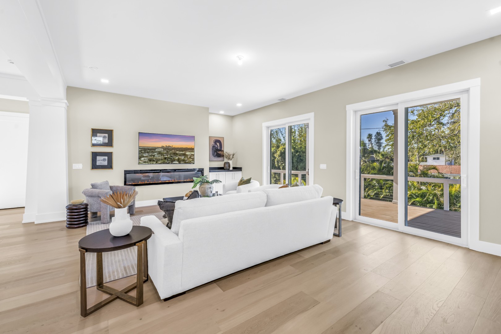 St Petersburg, Florida, 33703, United States, 5 Bedrooms Bedrooms, ,5 BathroomsBathrooms,Residential,For Sale,2013294