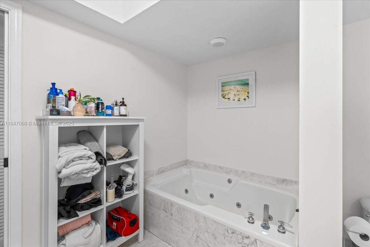 3598 Yacht Club Dr Unit 302, Aventura, Florida, 33180, United States, 3 Bedrooms Bedrooms, ,2 BathroomsBathrooms,Residential,For Sale,3598 Yacht Club Dr Unit 302,1622452