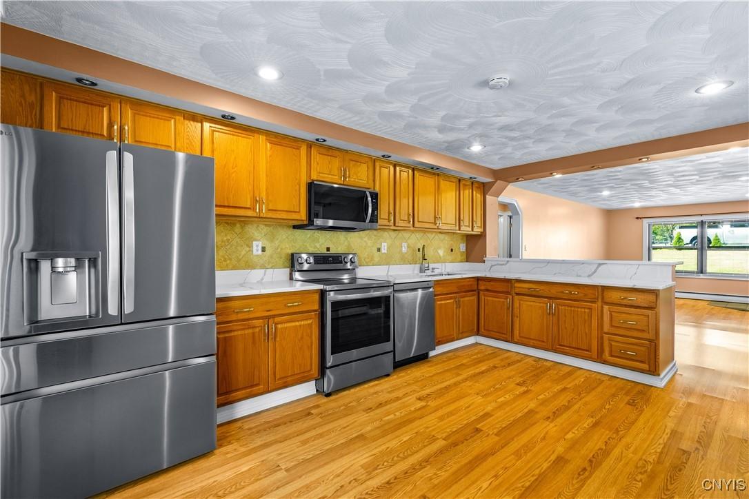 Deerfield, New York, 13502, United States, 6 Bedrooms Bedrooms, ,4 BathroomsBathrooms,Residential,For Sale,1971658