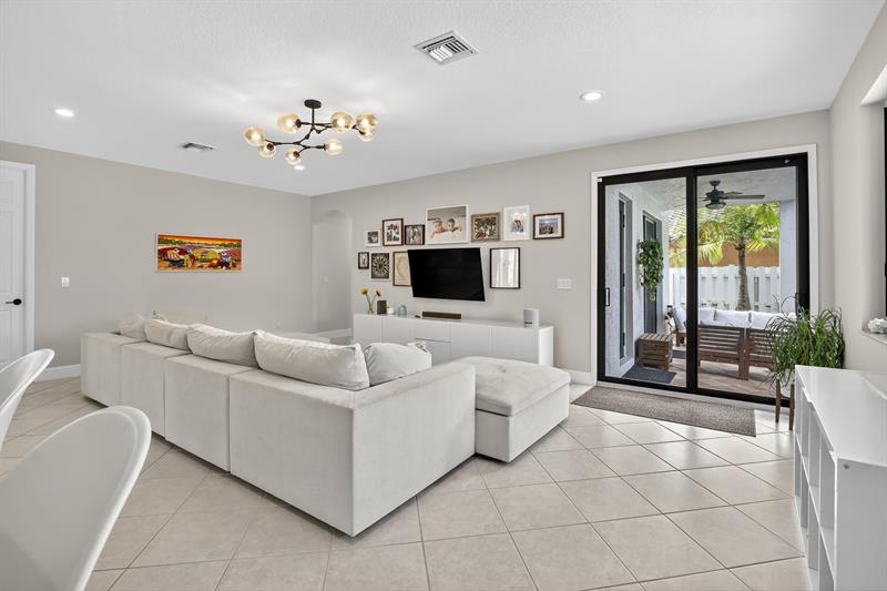 Miramar, Florida, 33027, United States, 5 Bedrooms Bedrooms, ,3 BathroomsBathrooms,Residential,For Sale,1987631