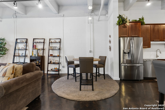 San Antonio, Texas, 78204, United States, 3 Bedrooms Bedrooms, ,2 BathroomsBathrooms,Residential,For Sale,1961680