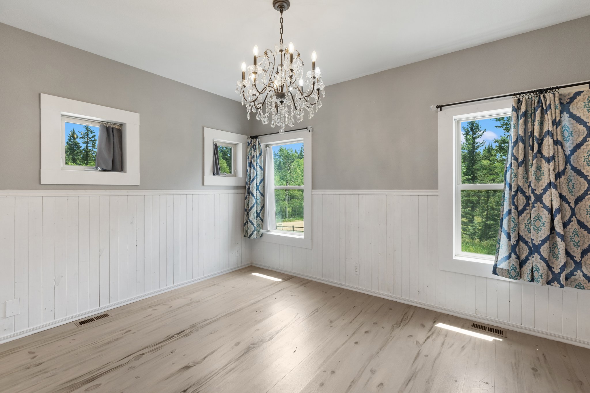 Divide, Colorado, 80814, United States, 3 Bedrooms Bedrooms, ,2 BathroomsBathrooms,Residential,For Sale,1918151