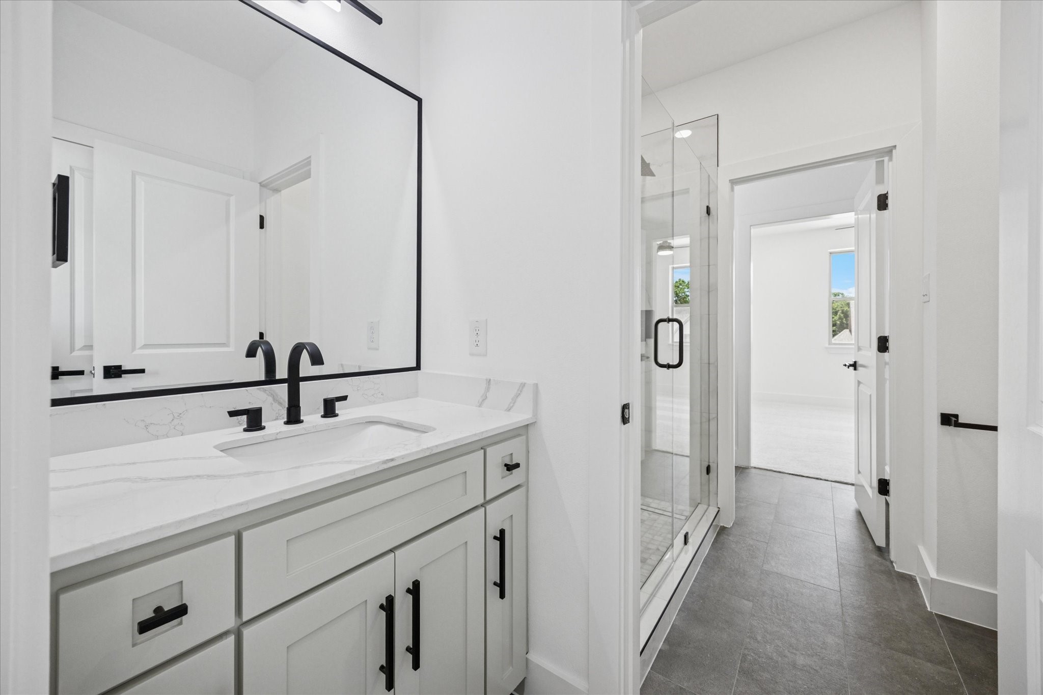 North Richland Hills, Texas, 76182, United States, 5 Bedrooms Bedrooms, ,5 BathroomsBathrooms,Residential,For Sale,1896745