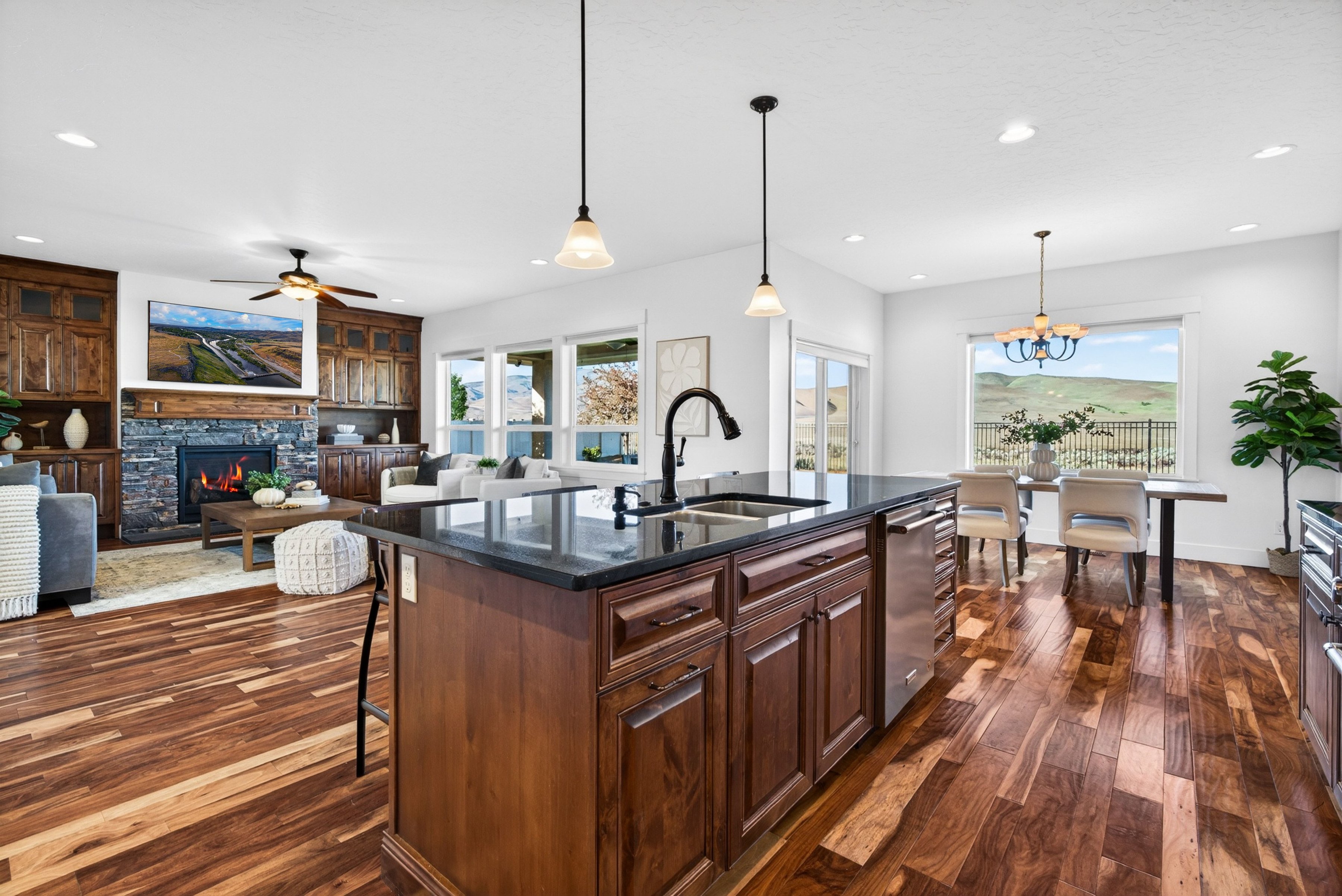  Refined Southeast Boise Living with Panoramic Vistas - 物件實景