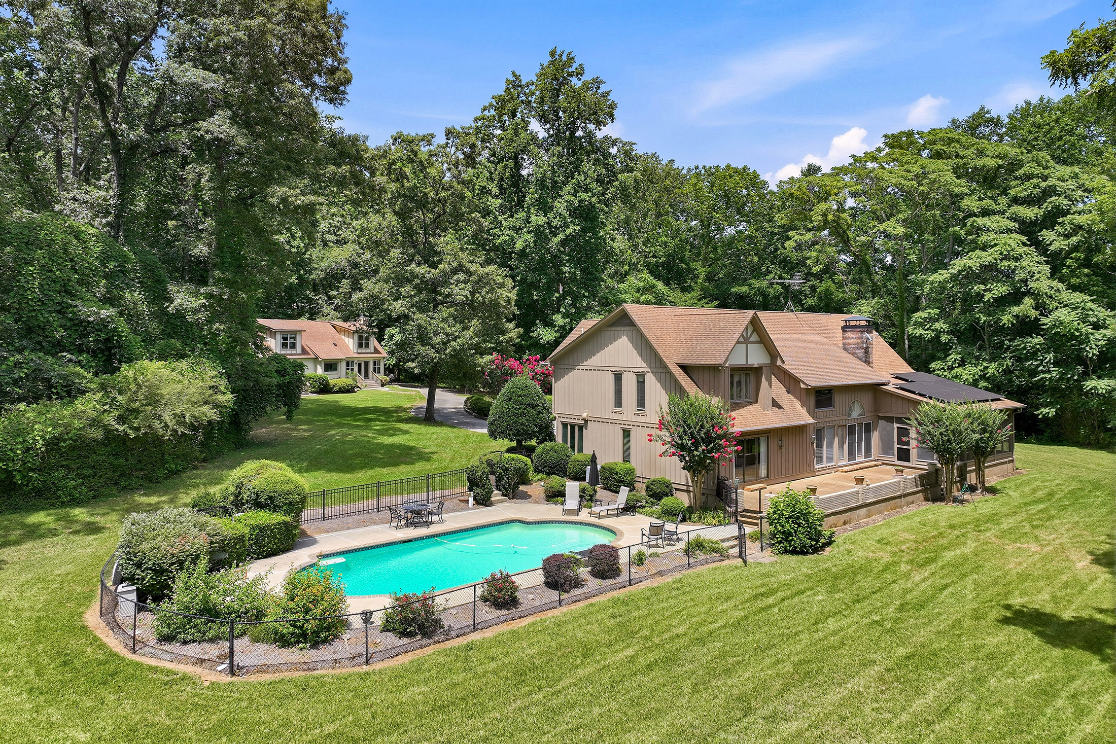  Lakefront Estate with Private Dock, Guest Home and Pool - 物件實景