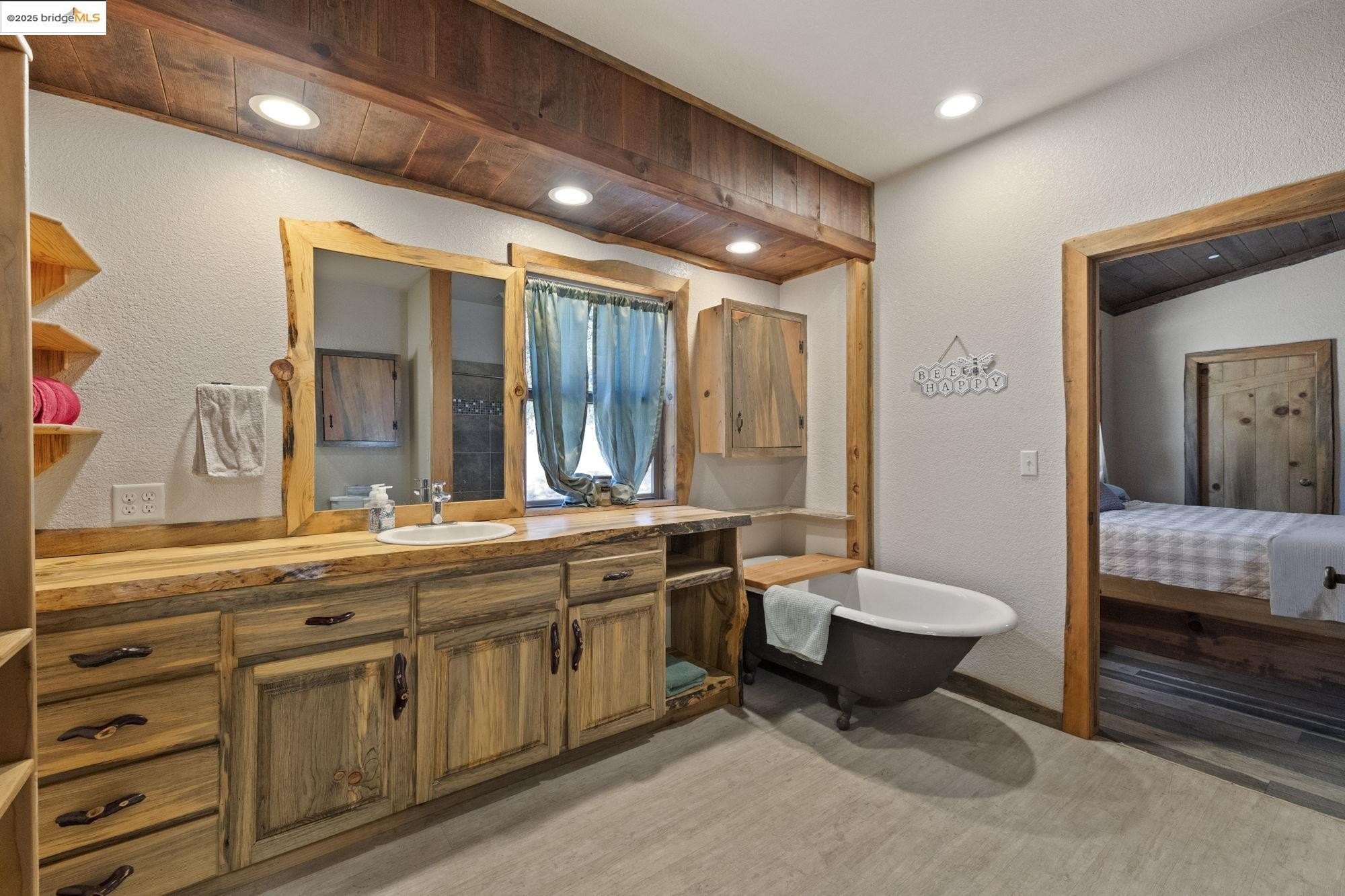 Chinese Camp, California, 95309, United States, 1 Bedroom Bedrooms, ,2 BathroomsBathrooms,Residential,For Sale,1975646