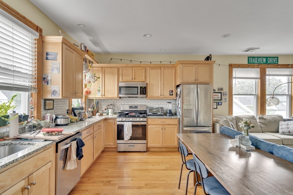 Cambridge, Massachusetts, 02139, United States, 22 Bedrooms Bedrooms, ,9 BathroomsBathrooms,Residential,For Sale,1903632