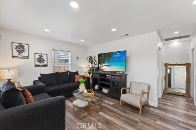 Torrance, California, 90501, United States, 3 Bedrooms Bedrooms, ,2 BathroomsBathrooms,Residential,For Sale,2006041