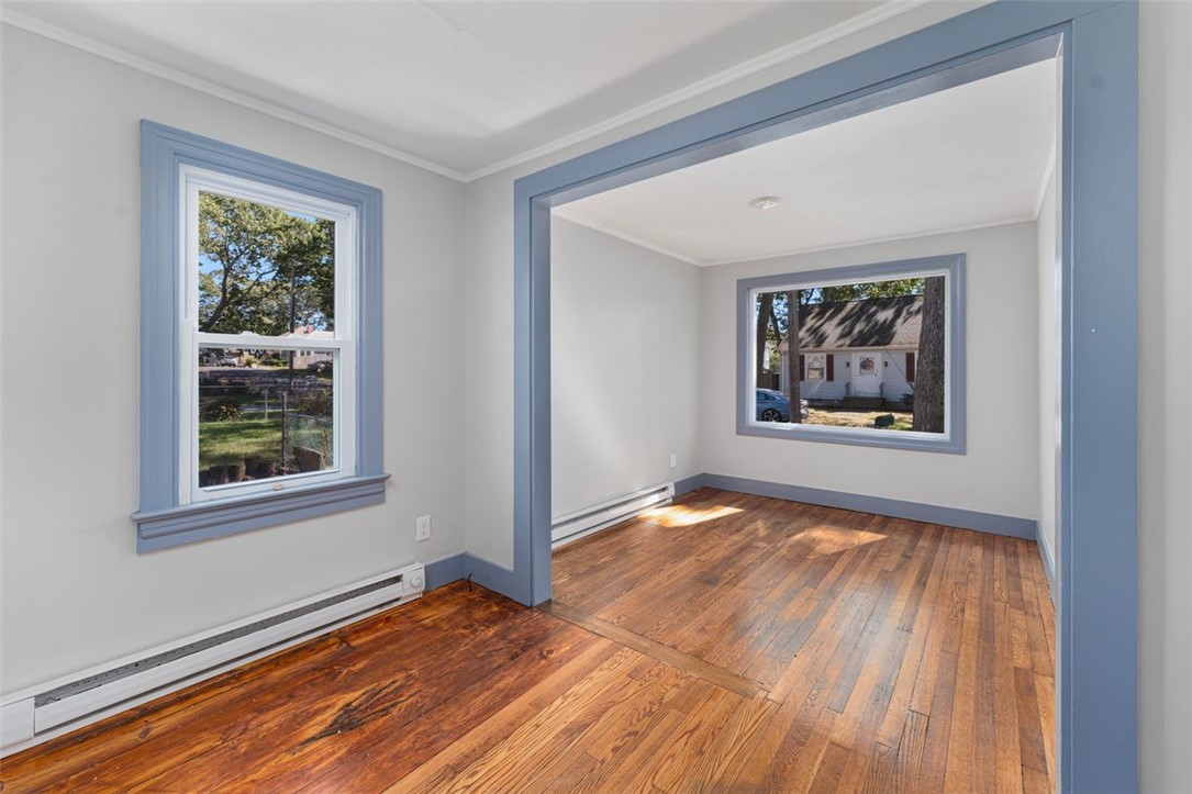 Warwick, Rhode Island, 02889, United States, 4 Bedrooms Bedrooms, ,2 BathroomsBathrooms,Residential,For Sale,1988287