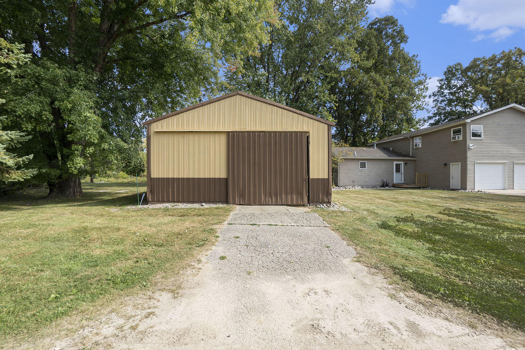 Newaygo, Michigan, 49337, United States, 5 Bedrooms Bedrooms, ,2 BathroomsBathrooms,Residential,For Sale,1982791